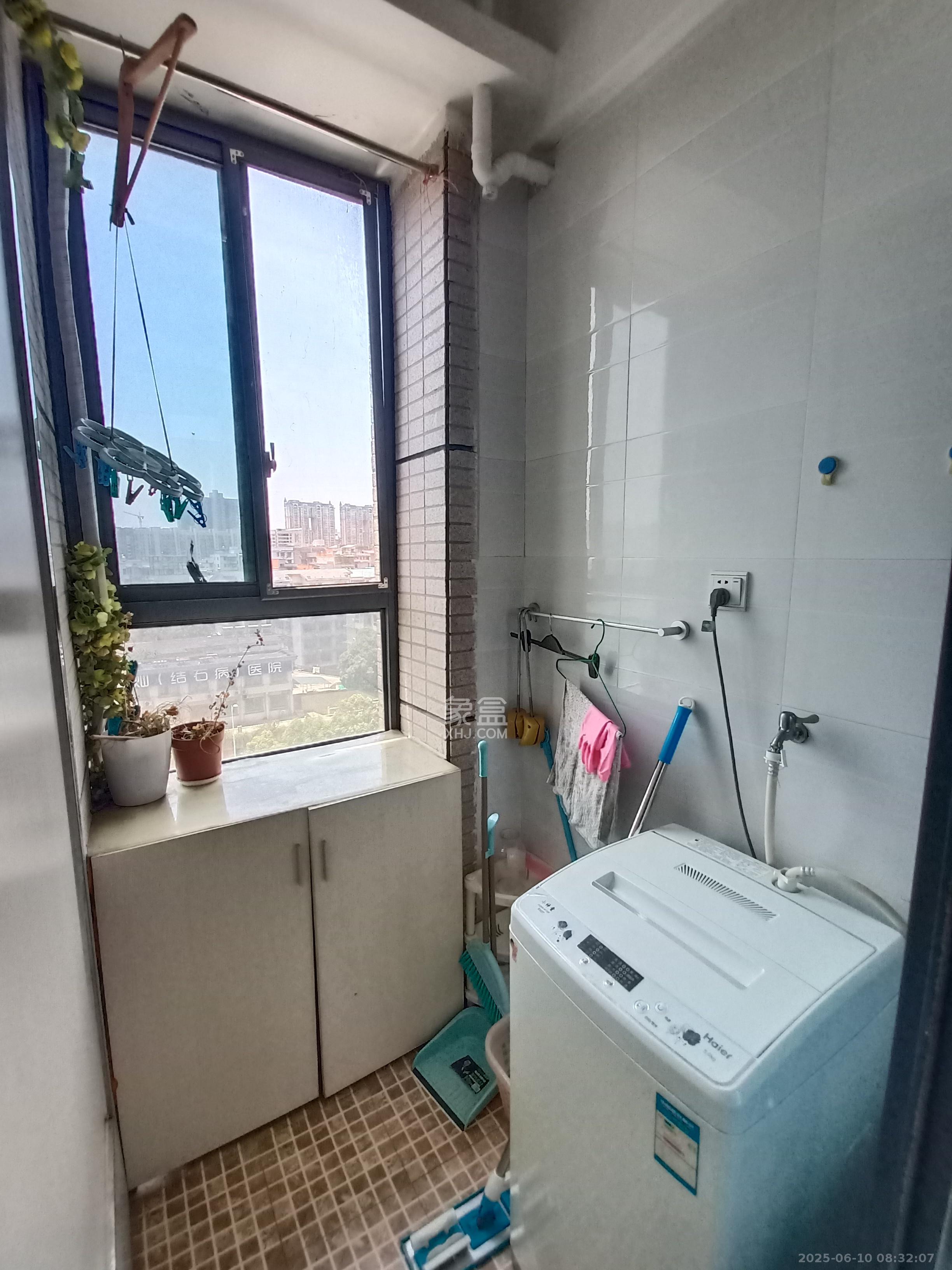 长房时代城  1室1厅1卫   1600.00元/月室内图