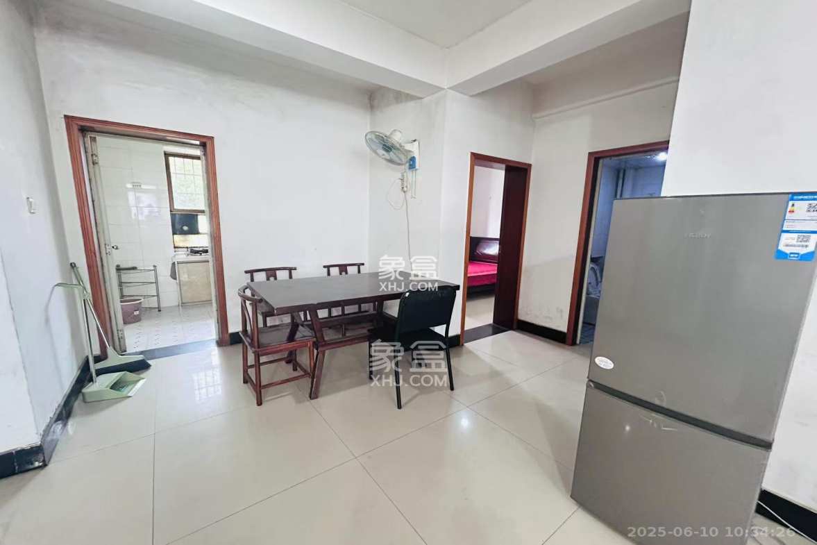 粟塘小区  3室2厅2卫    2000.0元/月 粟塘小区  3室2厅2卫    2000.0元/月室内图