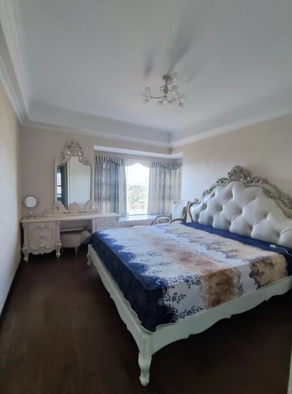 碧桂园 3室2厅2卫 2500.0元/月 碧桂园 3室2厅2卫 2500.0元/月室内图