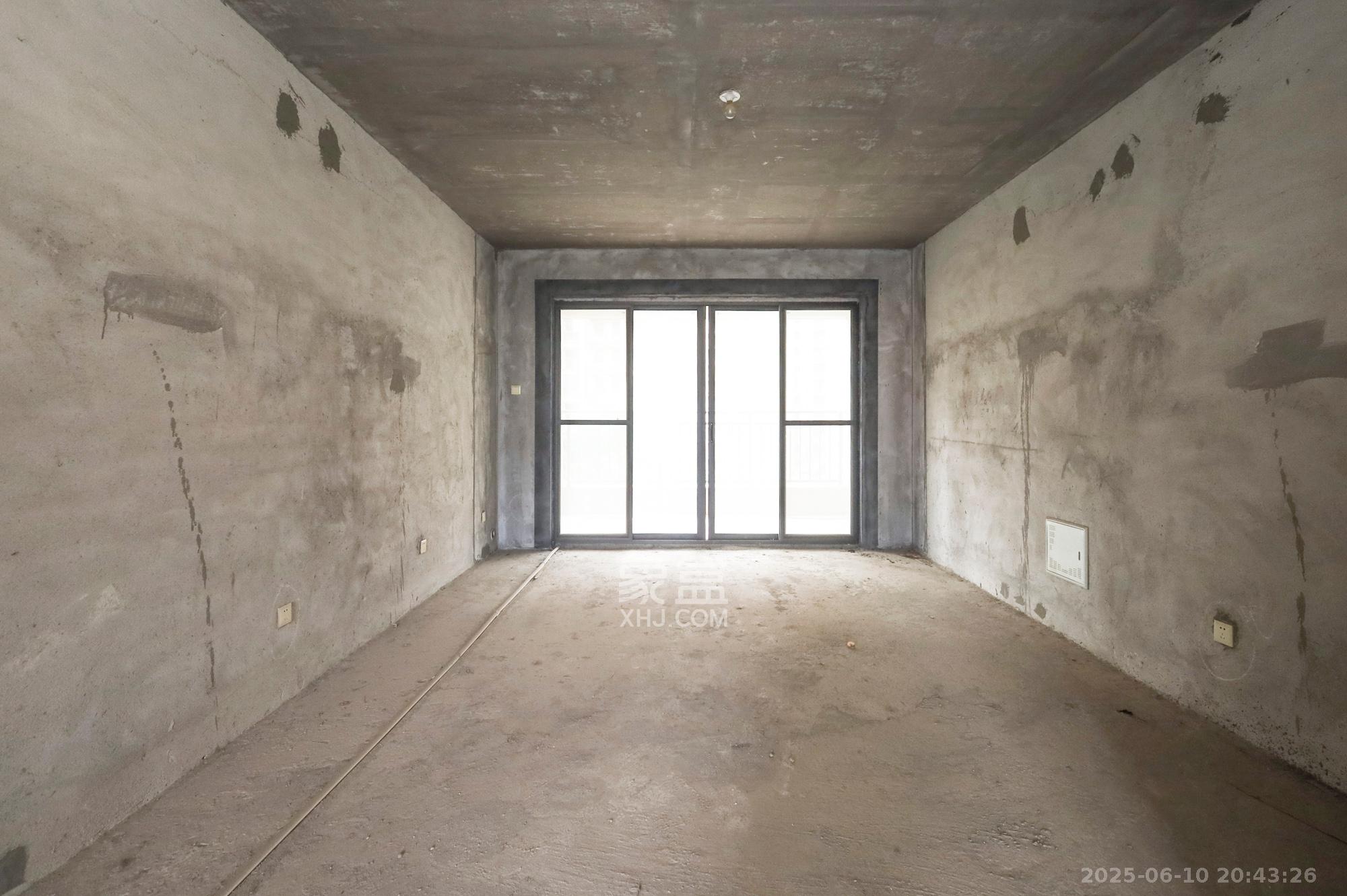 湘诚德峰小区B区  4室2厅2卫    98.0万 湘诚德峰小区B区  4室2厅2卫    98.0万