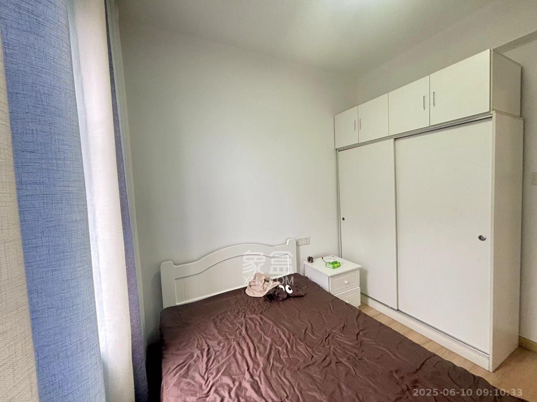 卓越蔚蓝城邦  3室2厅2卫    3000.0元/月室内图