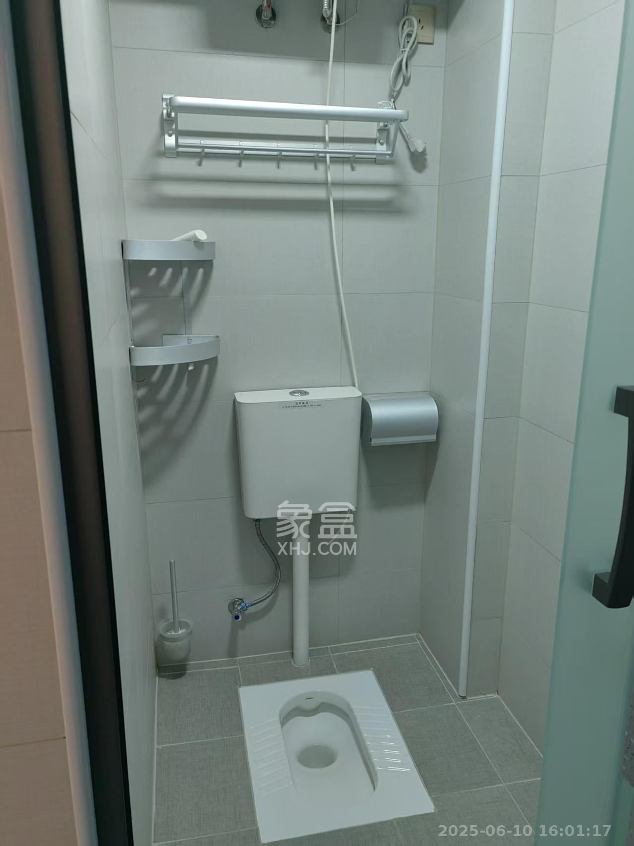 保利麓谷林语I区  3室0厅0卫   1800.00元/月室内图