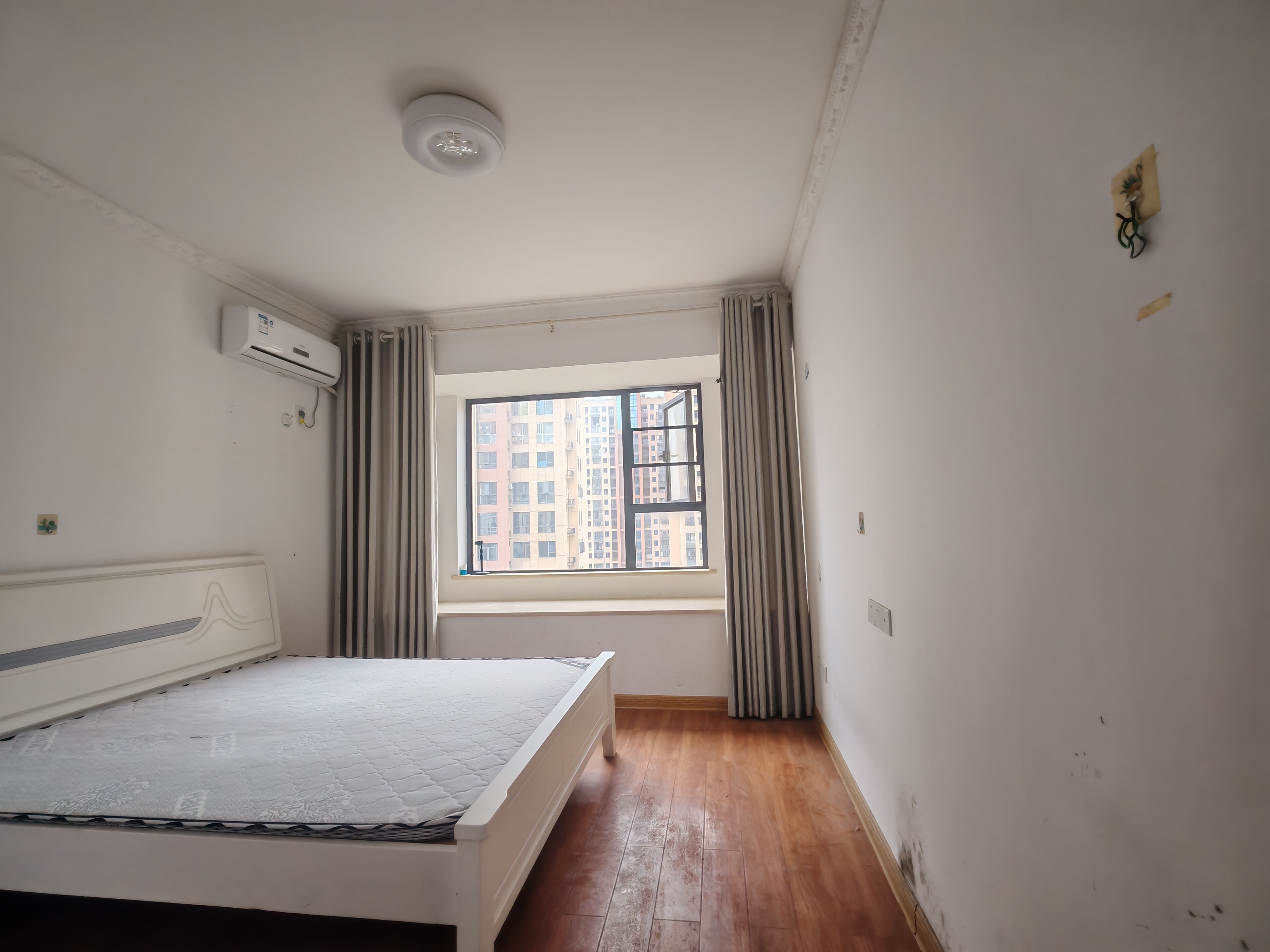 百弘学府城 3室2厅2卫 2000.0元/月 百弘学府城 3室2厅2卫 2000.0元/月室内图