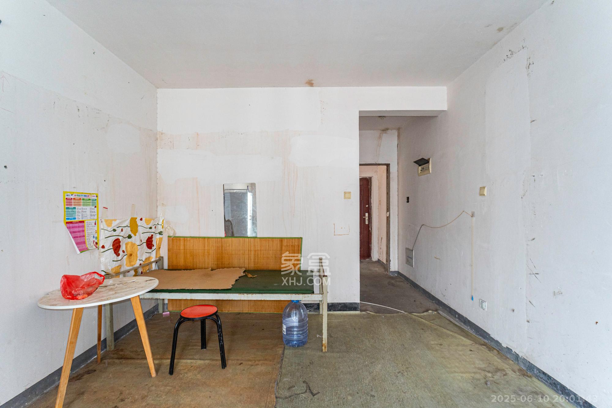 家和院 3室2厅1卫 56.0万 家和院 3室2厅1卫 56.0万客厅