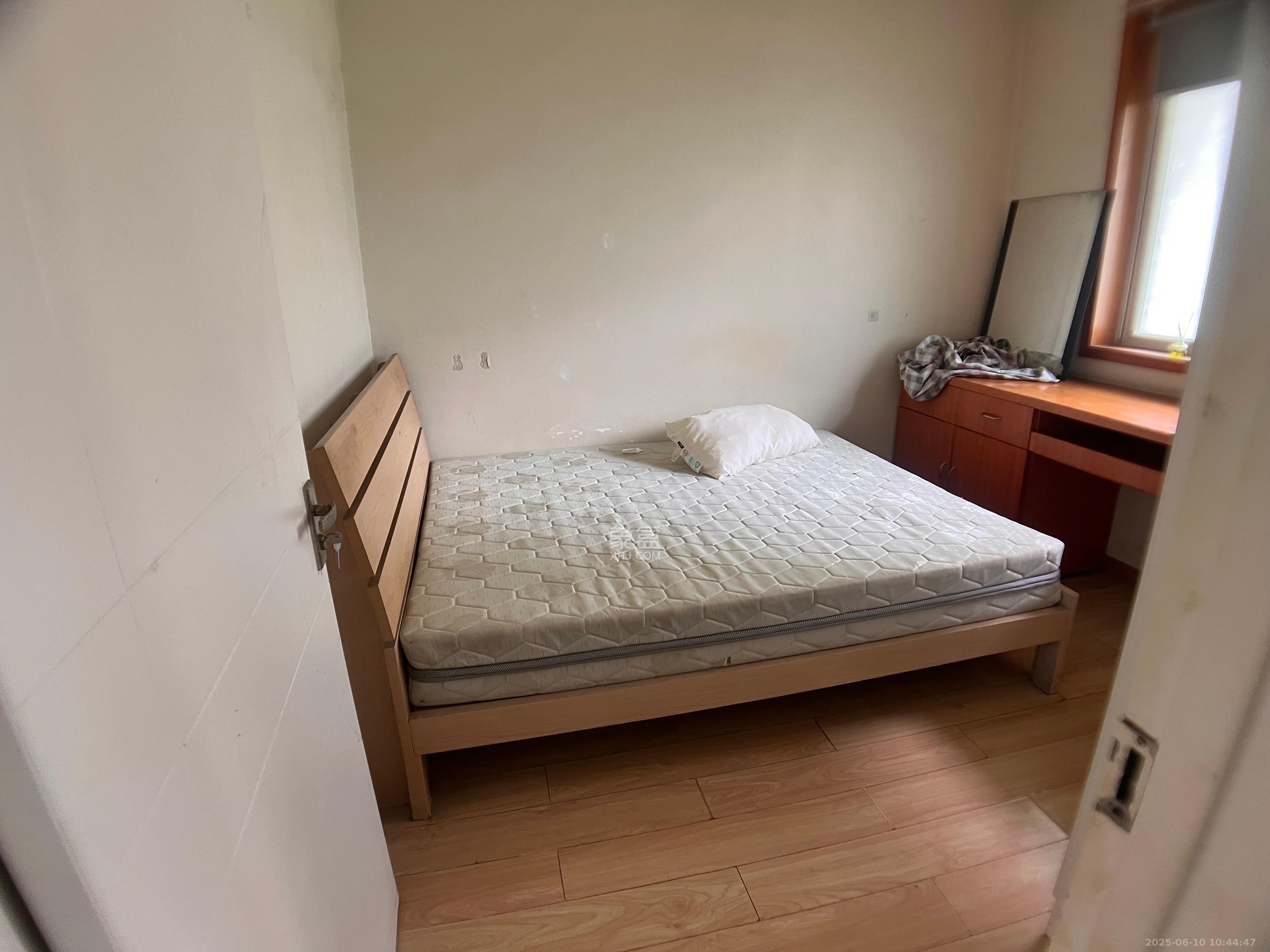 枫林美景  5室2厅2卫   2800.00元/月室内图