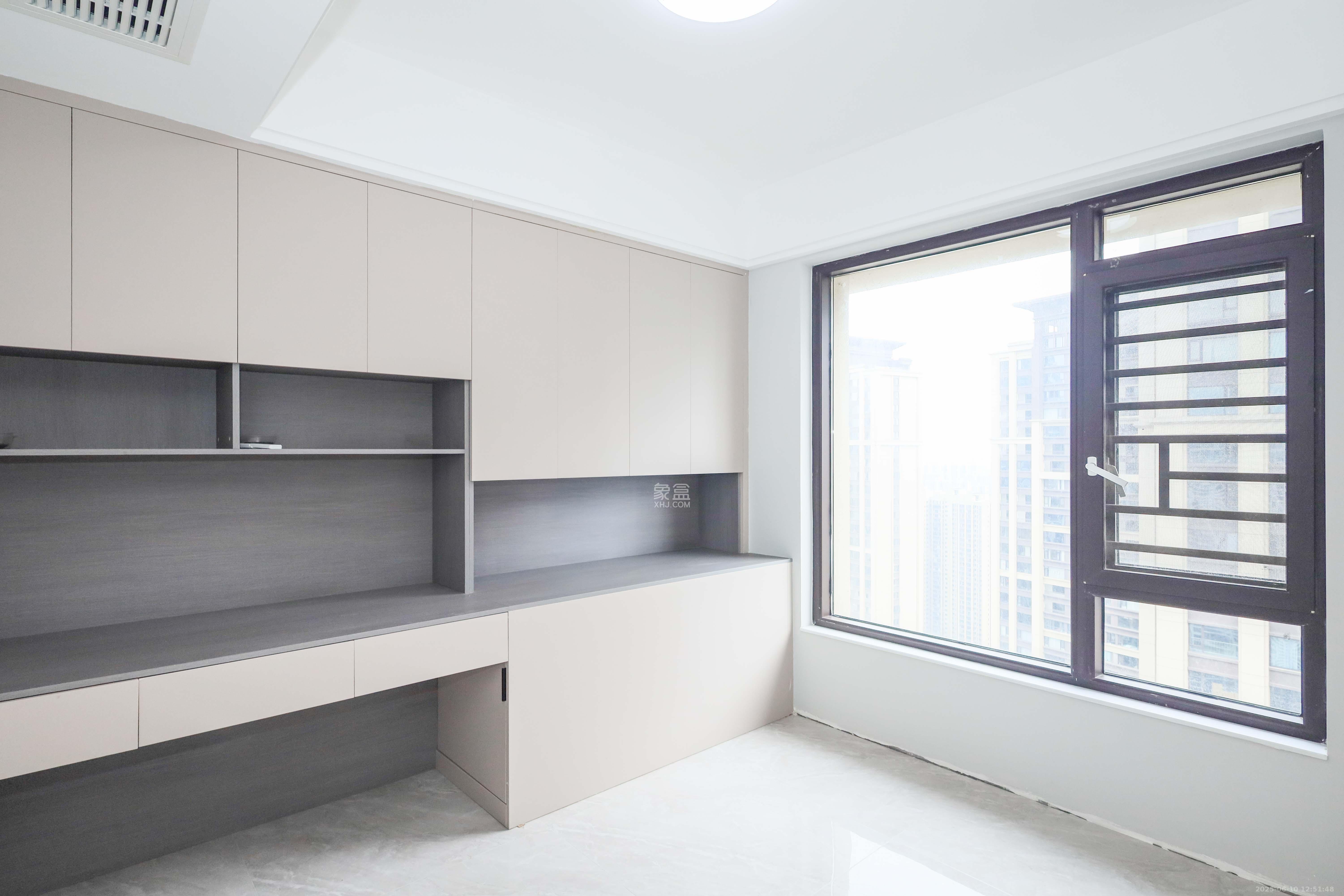 建发央著  4室2厅2卫    280.0万卧室
