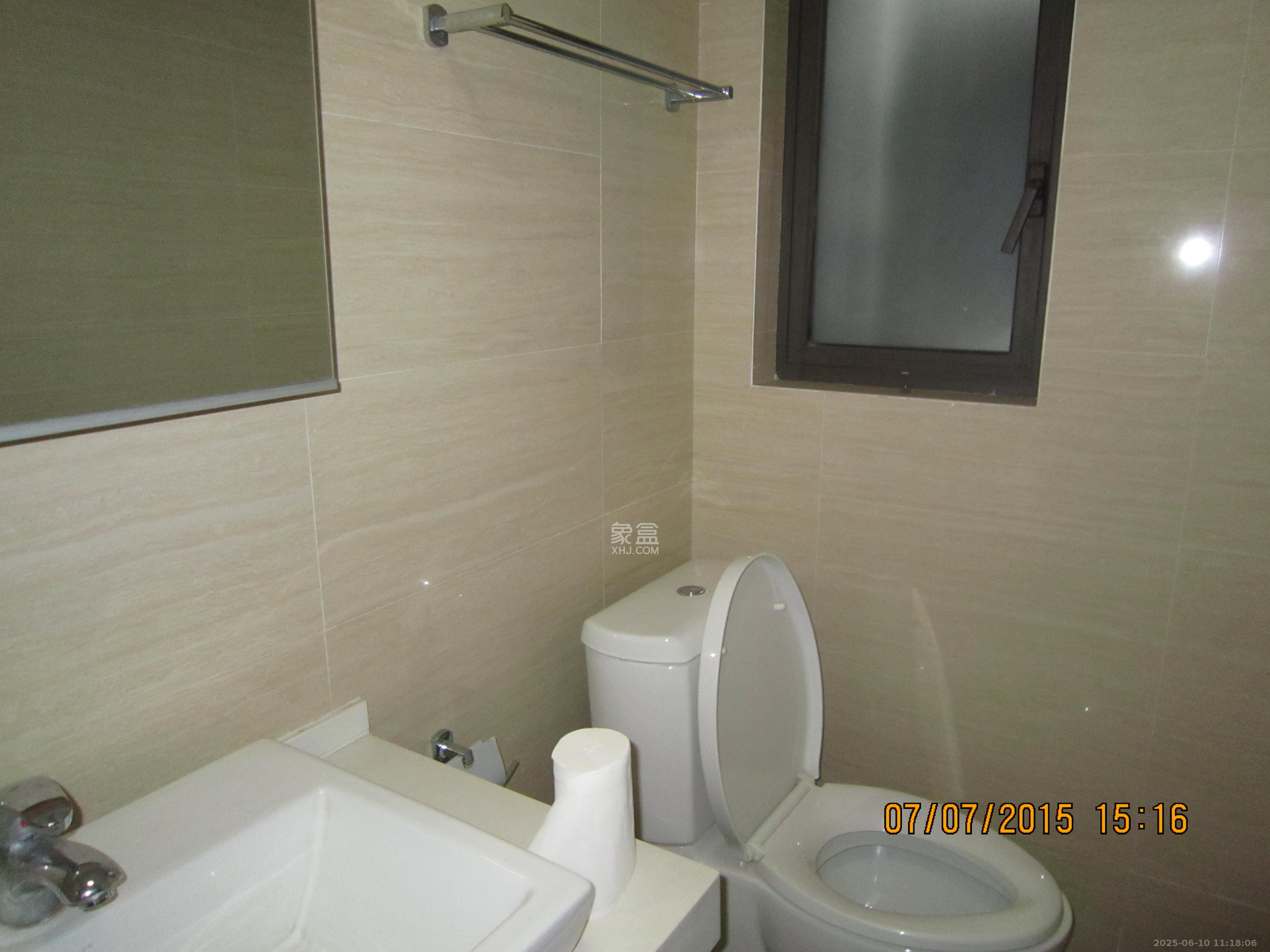 绿地公馆(绿地名邸) 3室2厅1卫 2200.0元/月 绿地公馆(绿地名邸) 3室2厅1卫 2200.0元/月室内图