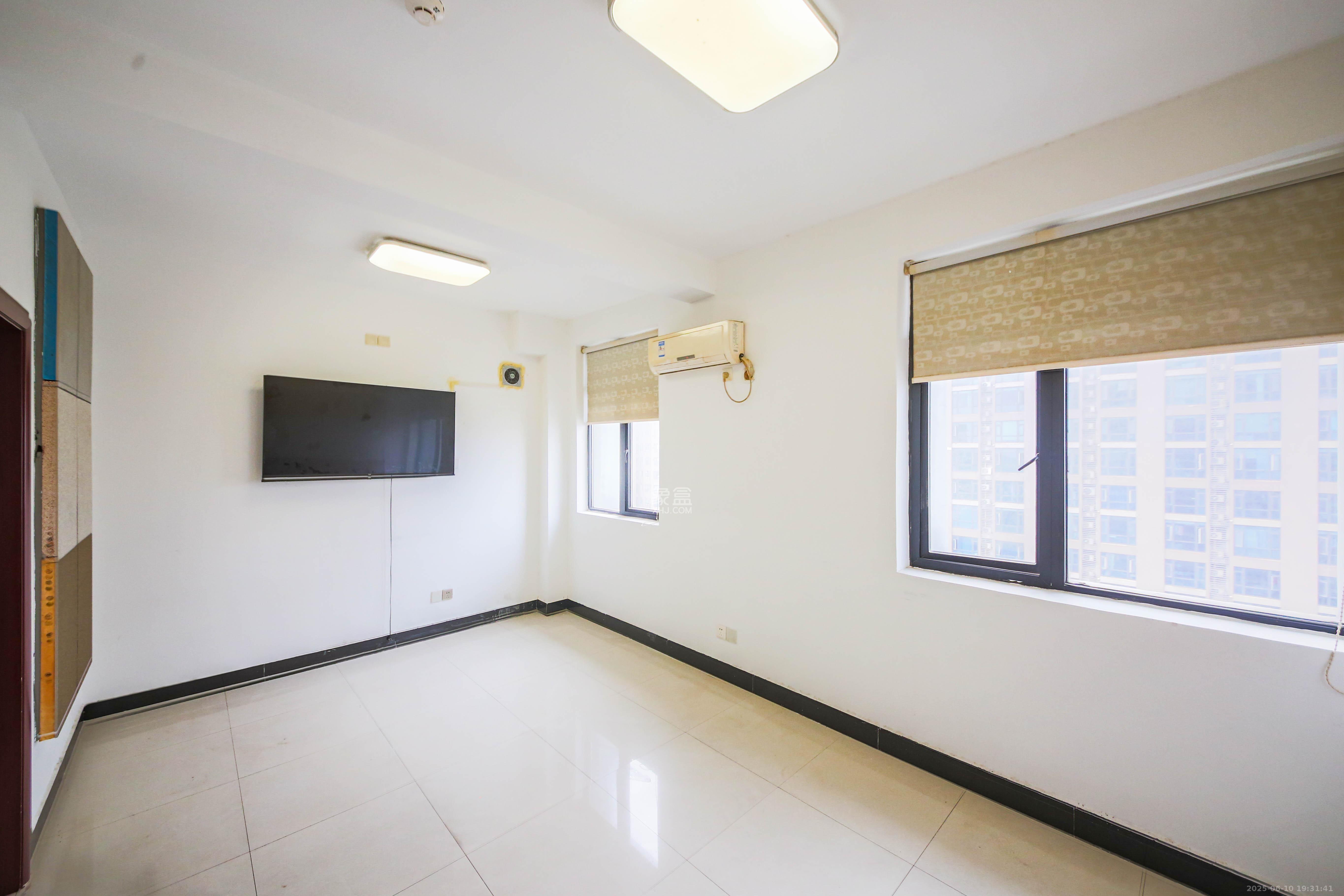 鑫远杰座  2室2厅1卫    45.0万卧室