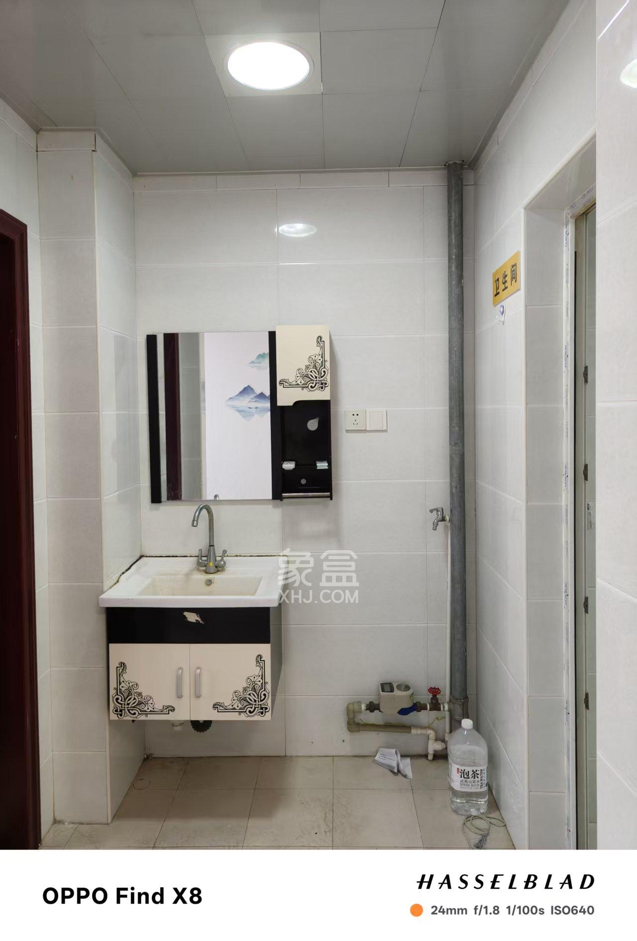 人瑞潇湘国际 2室1厅1卫 1600.0元/月 人瑞潇湘国际 2室1厅1卫 1600.0元/月室内图