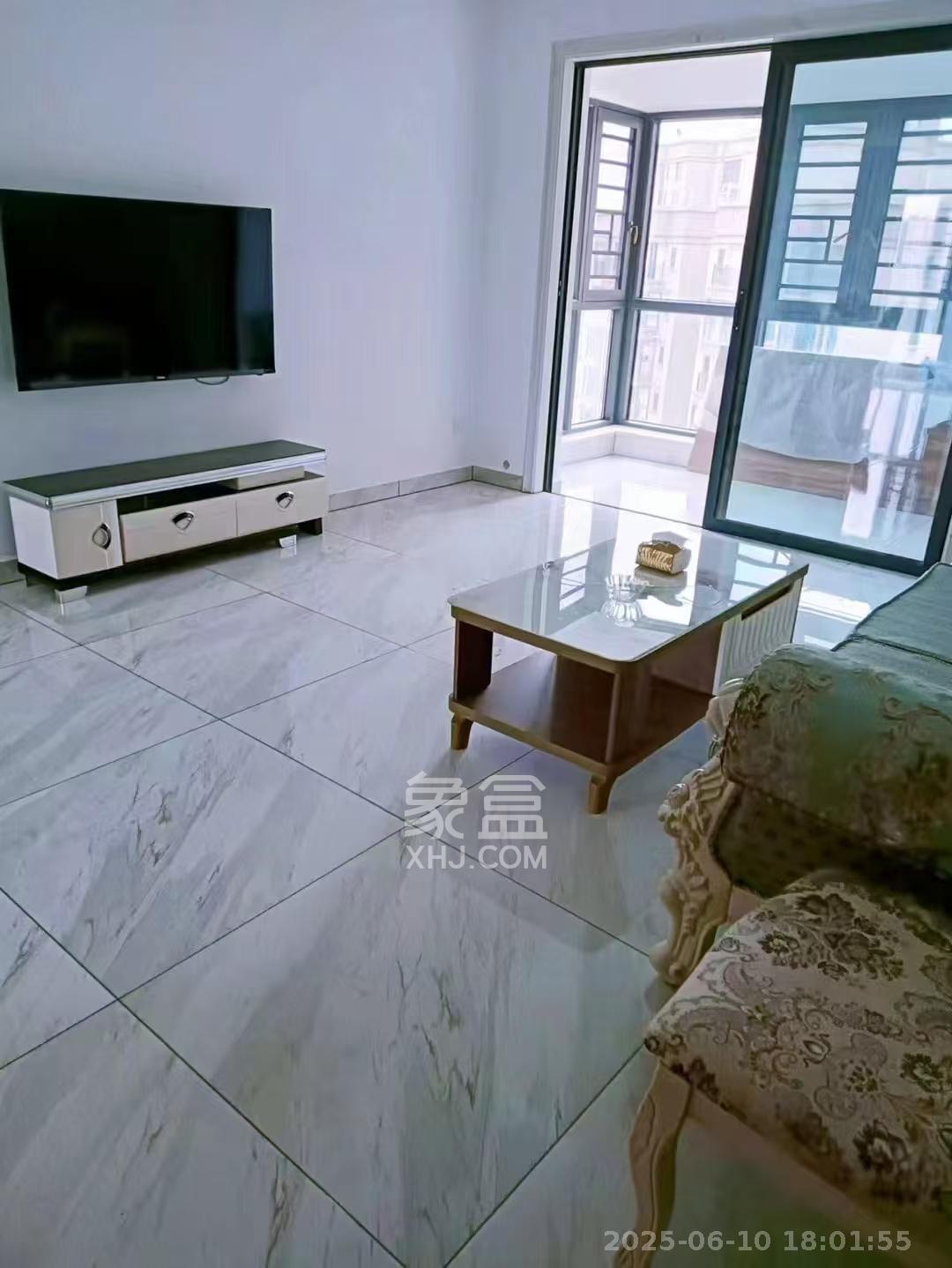 中建嘉和城  4室2厅2卫   2700.00元/月