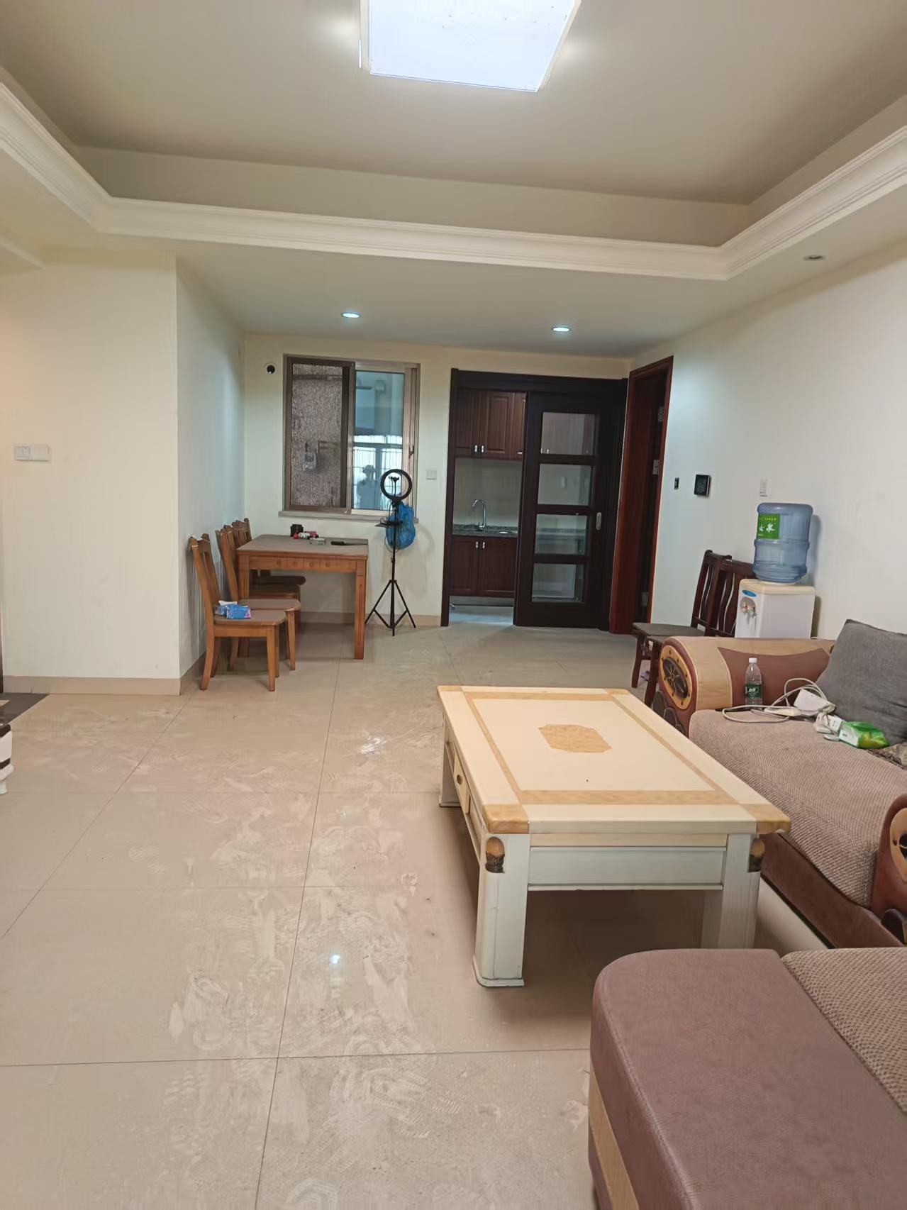 碧桂园 4室2厅2卫 2000.0元/月 碧桂园 4室2厅2卫 2000.0元/月室内图