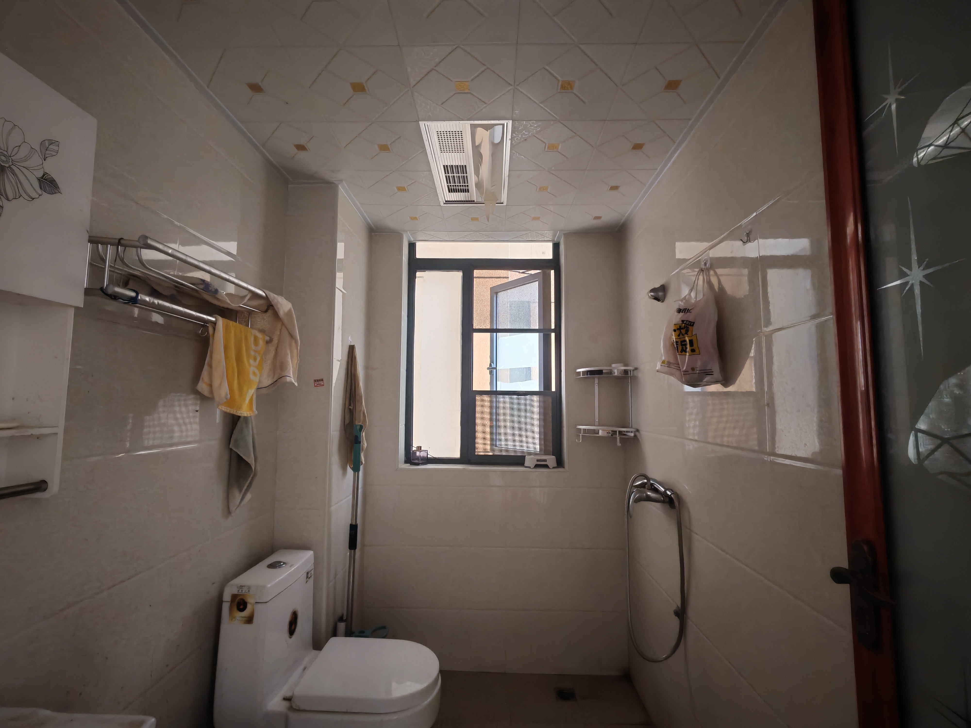 百弘学府城 3室2厅2卫 2000.0元/月 百弘学府城 3室2厅2卫 2000.0元/月室内图