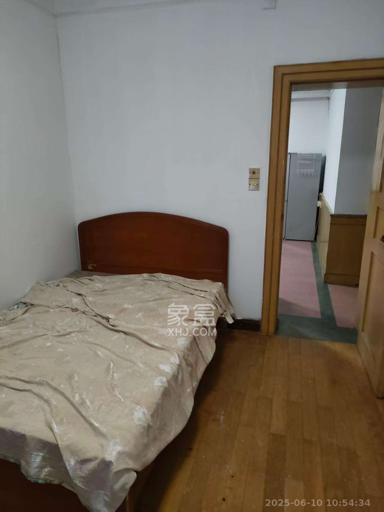 树达学院  3室1厅1卫   1800.00元/月室内图
