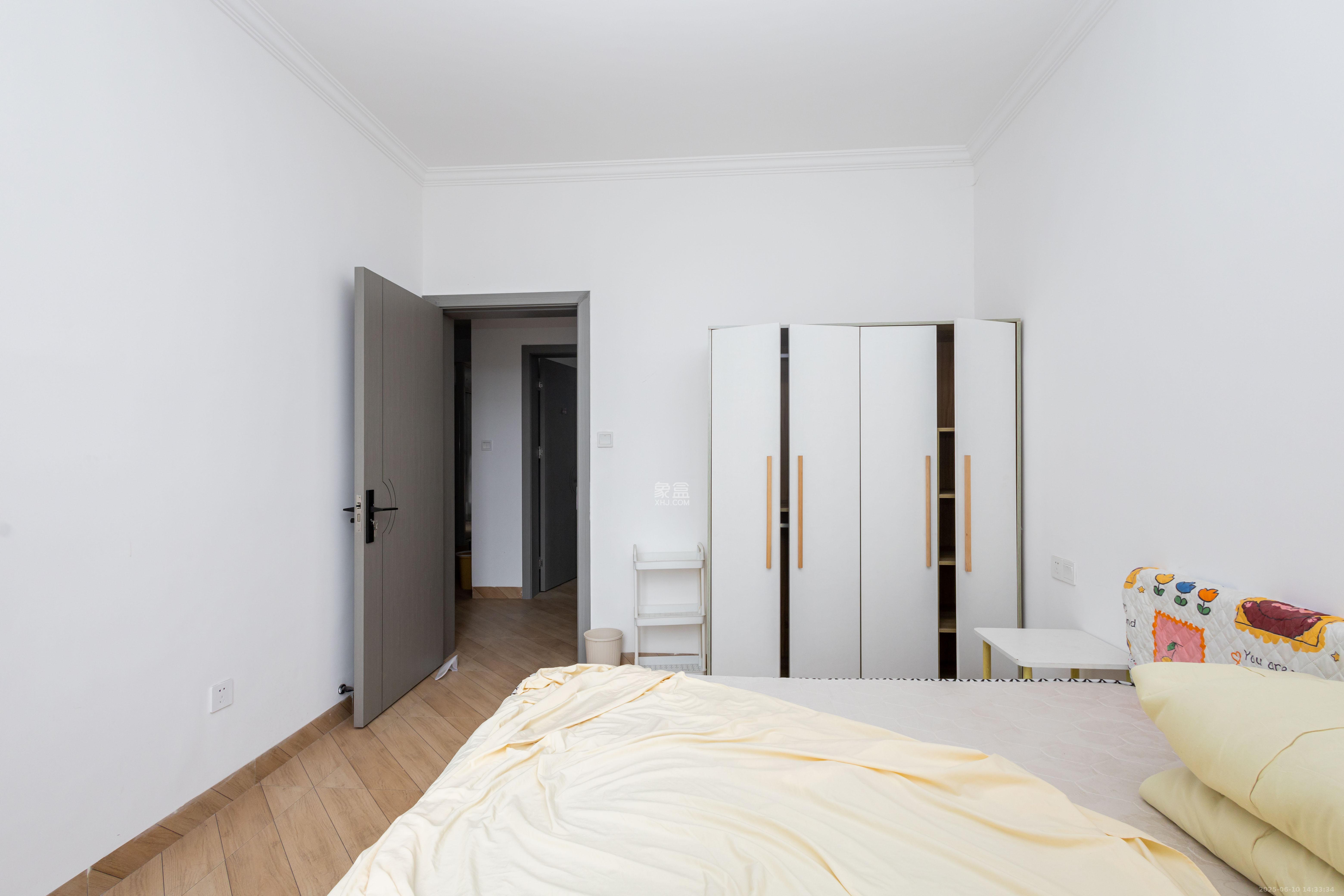 三景华御  3室2厅1卫    59.8万 三景华御  3室2厅1卫    59.8万卧室