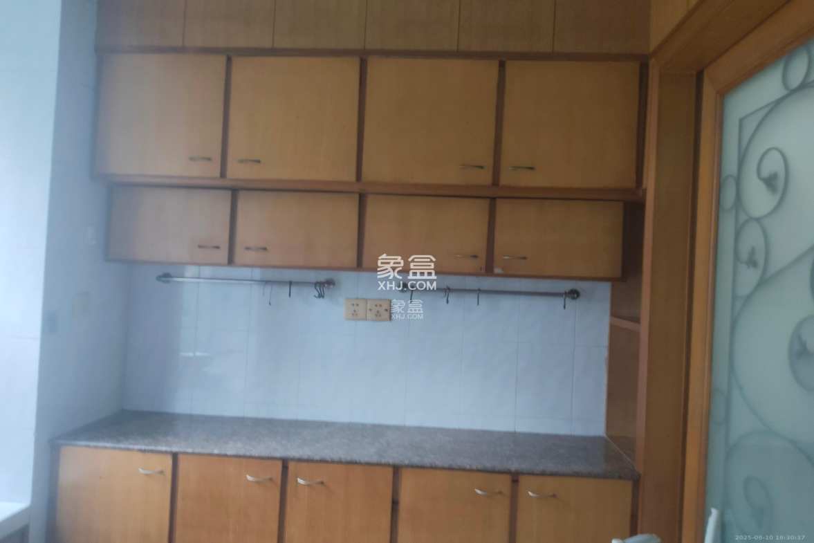 十五中单位宿舍 1室2厅1卫 2200.0元/月 十五中单位宿舍 1室2厅1卫 2200.0元/月室内图