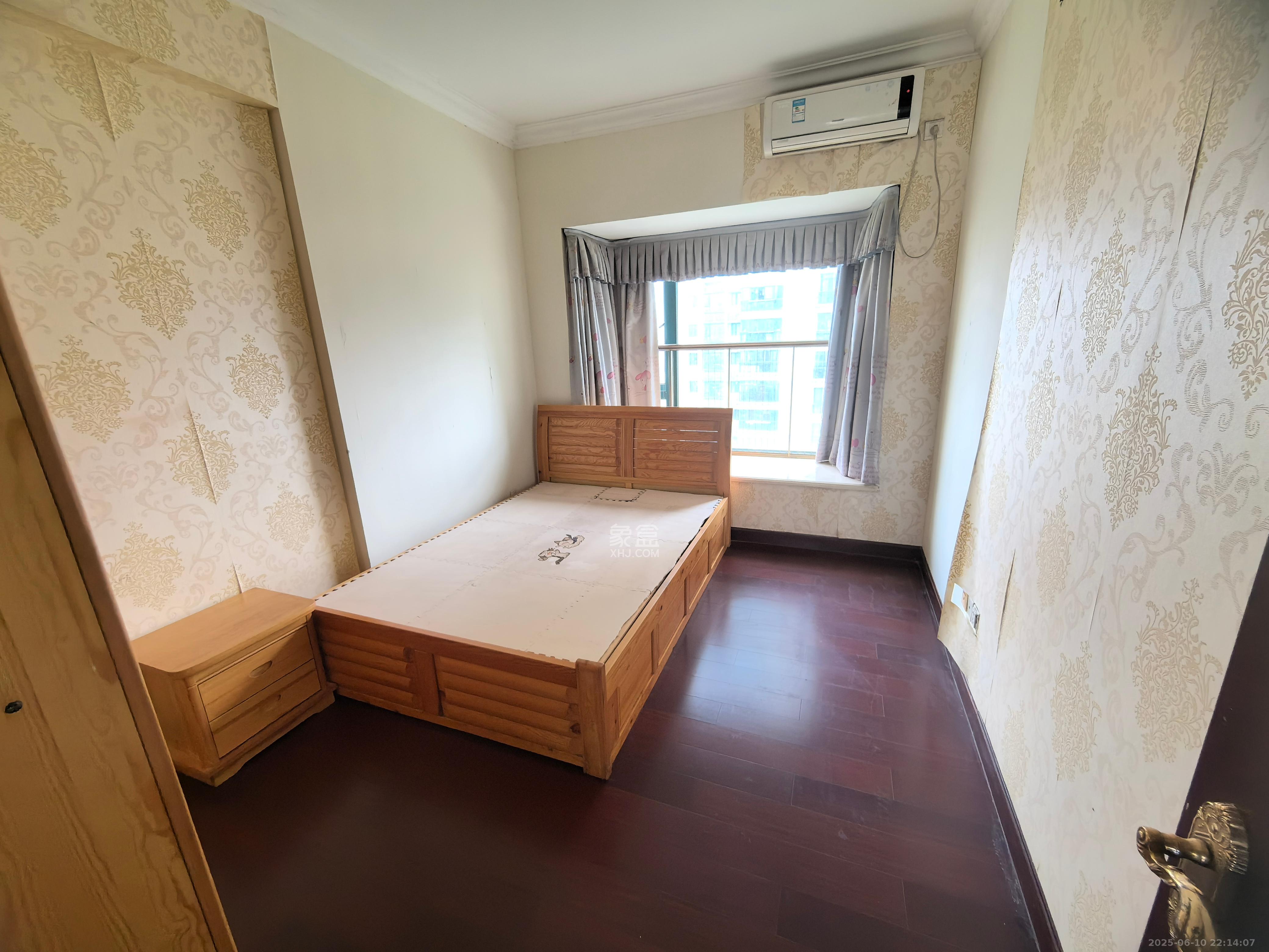 恒大绿洲  3室2厅2卫   2200.00元/月室内图