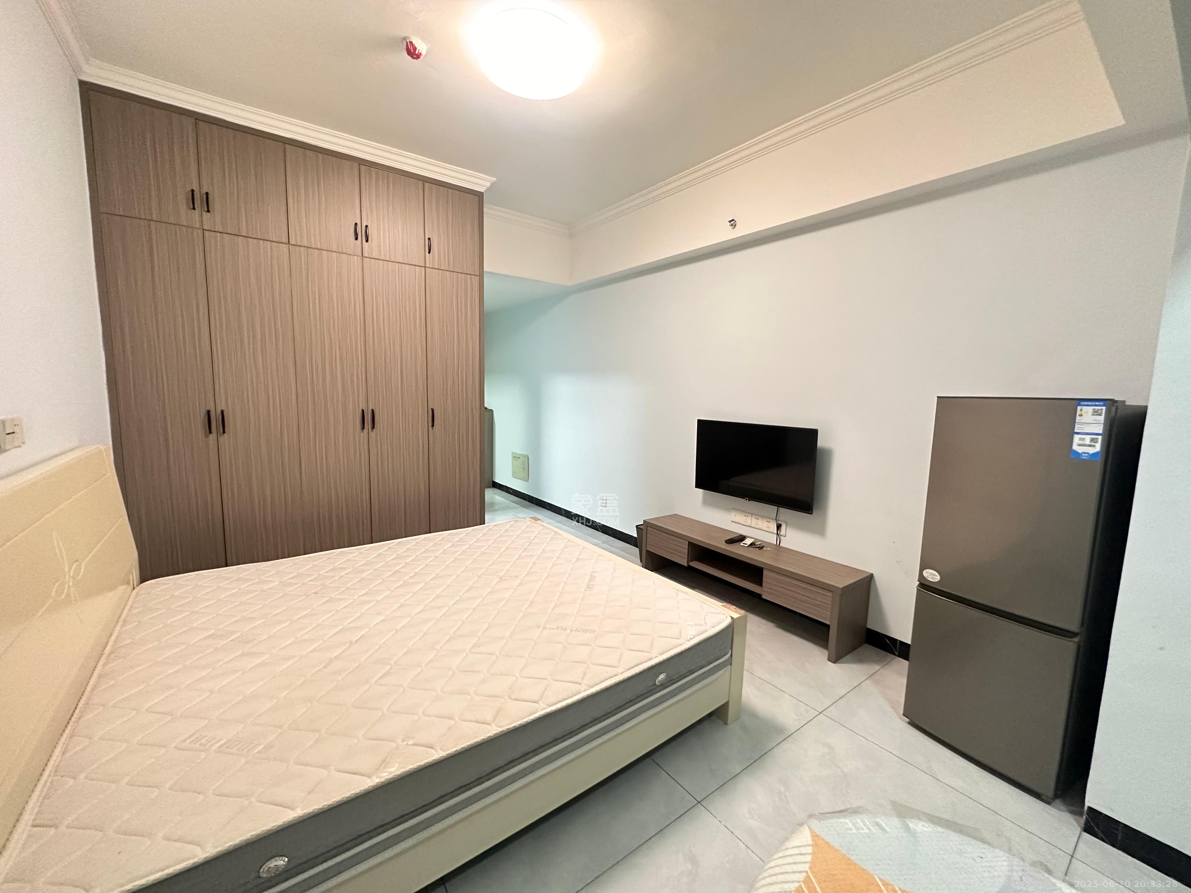 嘉雨兴园 1室1厅1卫 1700.0元/月 嘉雨兴园 1室1厅1卫 1700.0元/月室内图