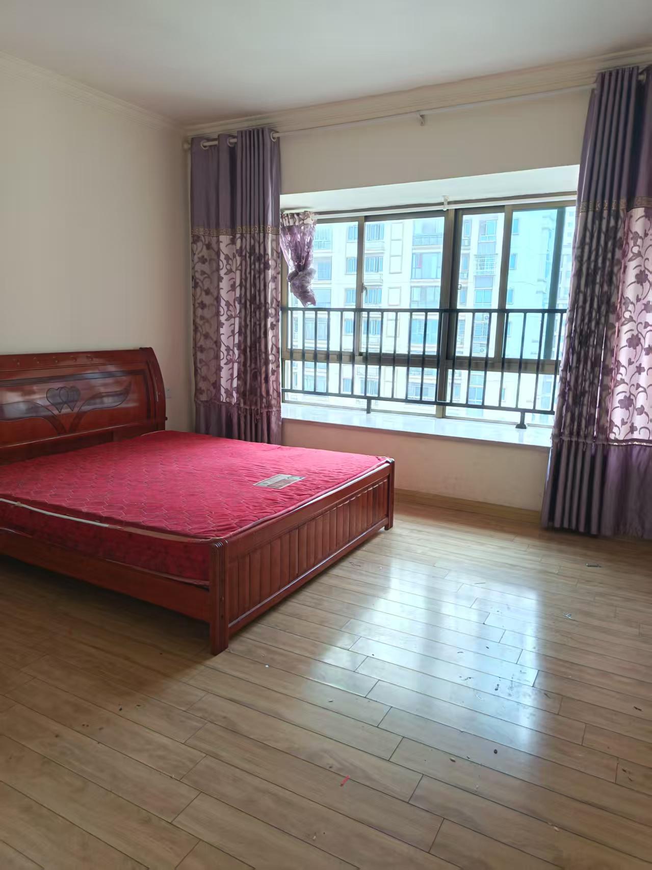 碧桂园 4室2厅2卫 1900.0元/月 碧桂园 4室2厅2卫 1900.0元/月室内图