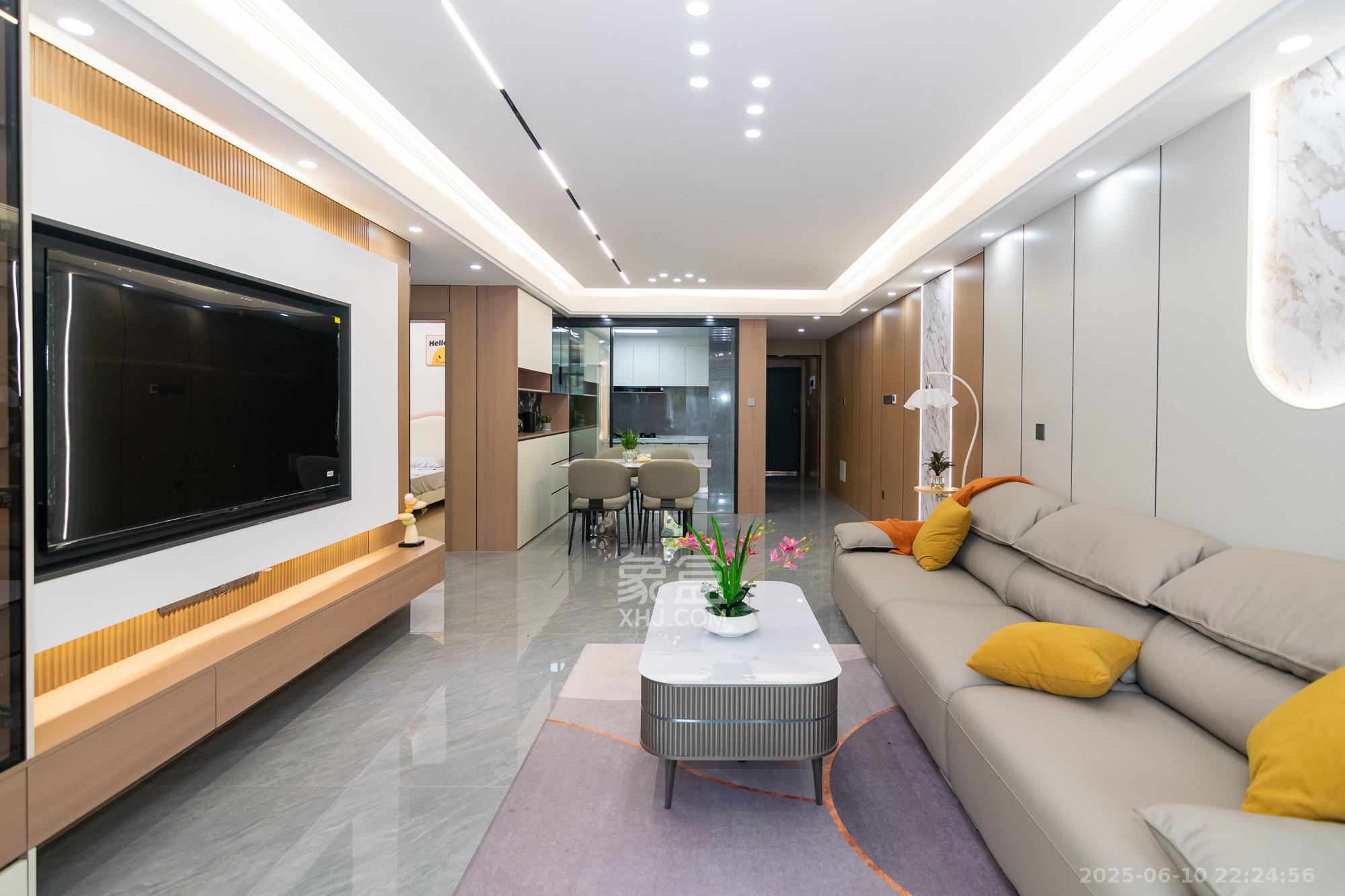 润和紫郡一期 3室2厅2卫 79.8万 润和紫郡一期 3室2厅2卫 79.8万客厅