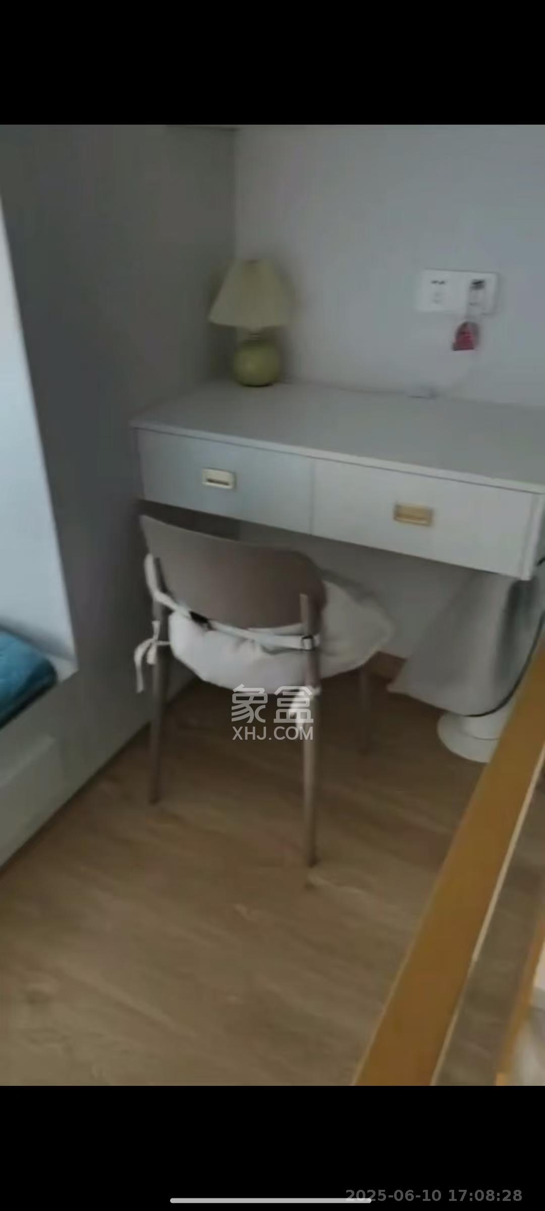 卓越江岸  1室0厅0卫   2400.00元/月室内图