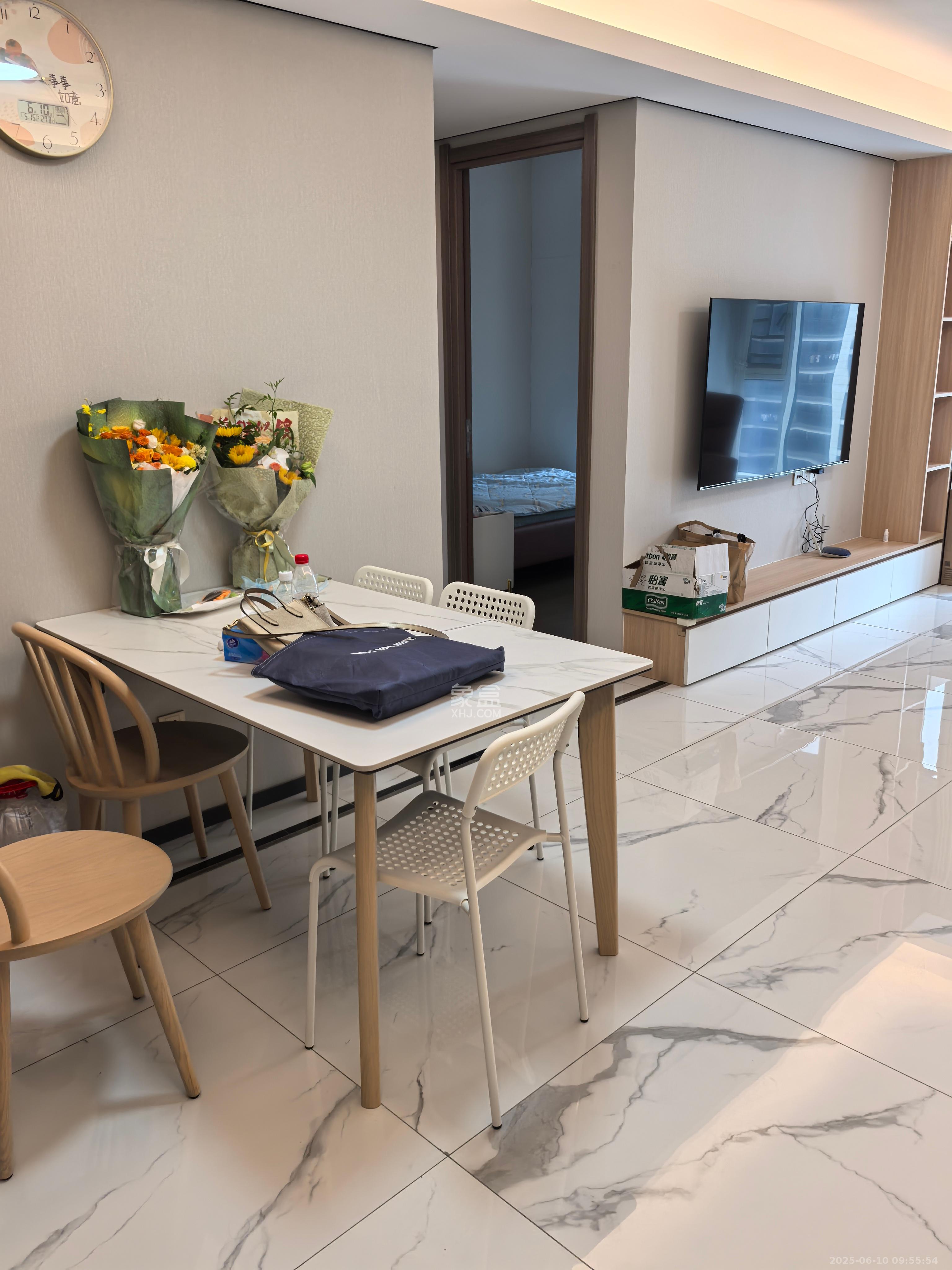 中海阅麓山二期  1室0厅0卫   3500.00元/月室内图