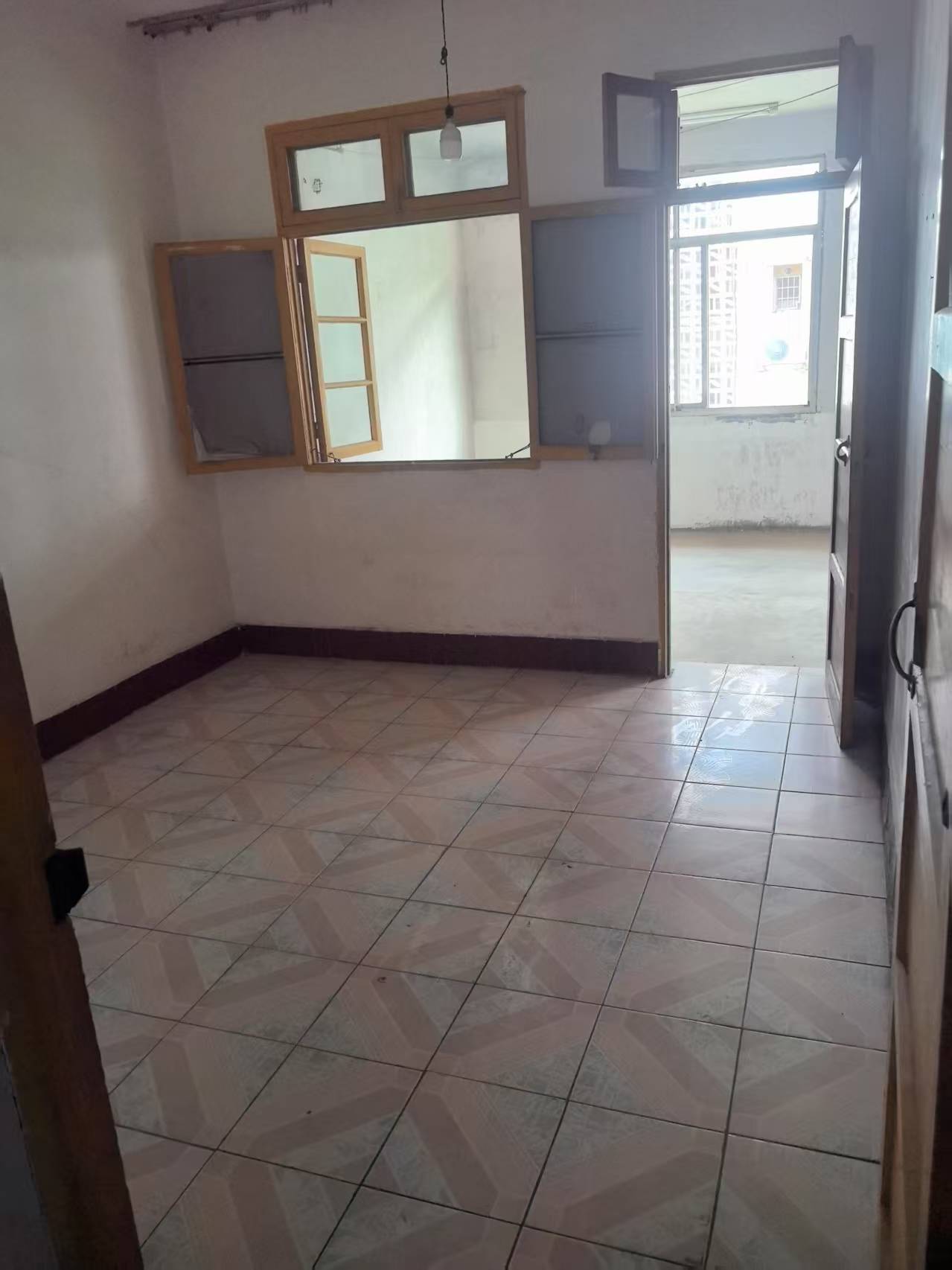 华达机械厂  1室0厅0卫    15.0万客厅