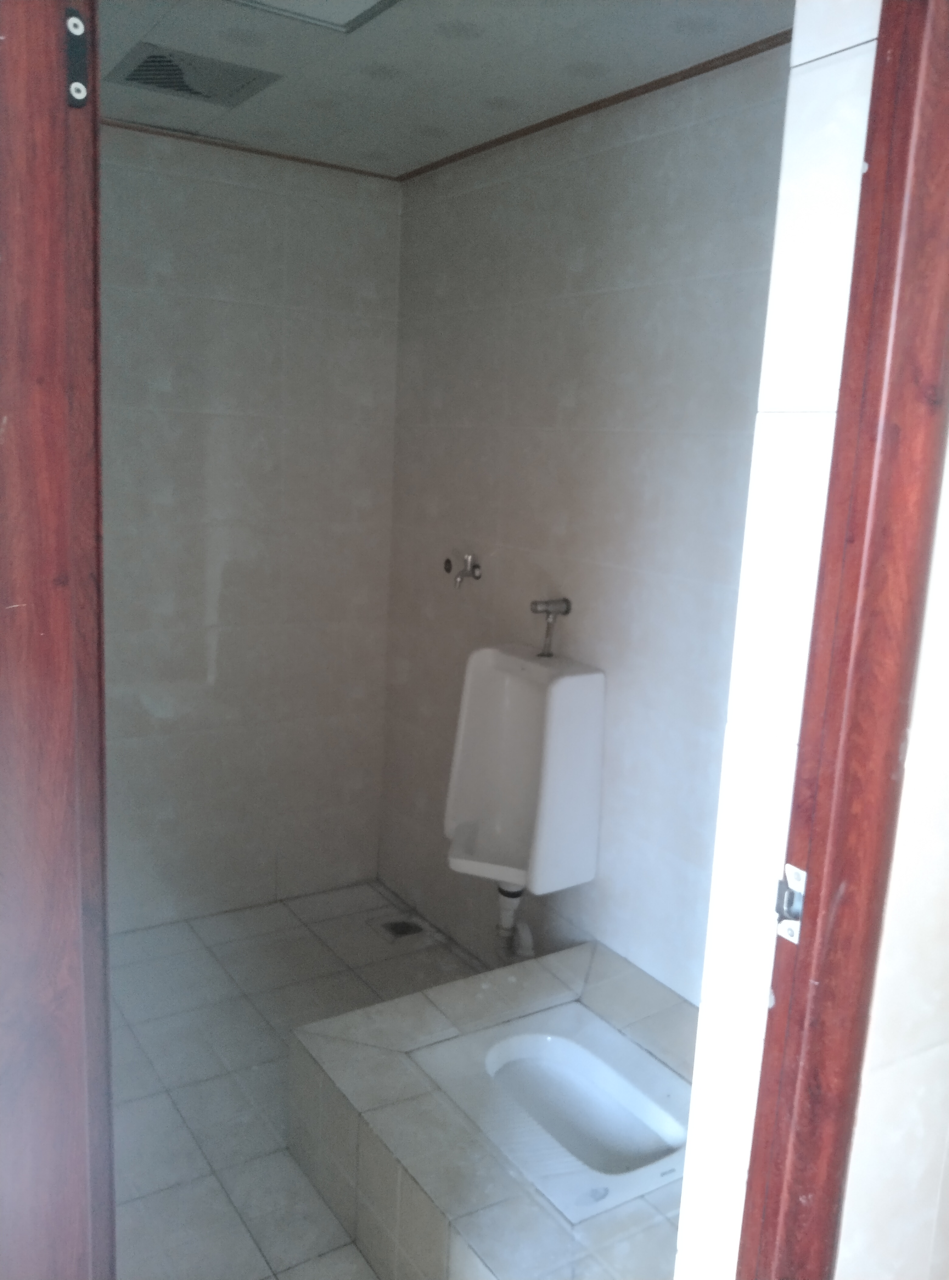 海瀛大厦 4室2厅2卫 3500.0元/月 海瀛大厦 4室2厅2卫 3500.0元/月室内图