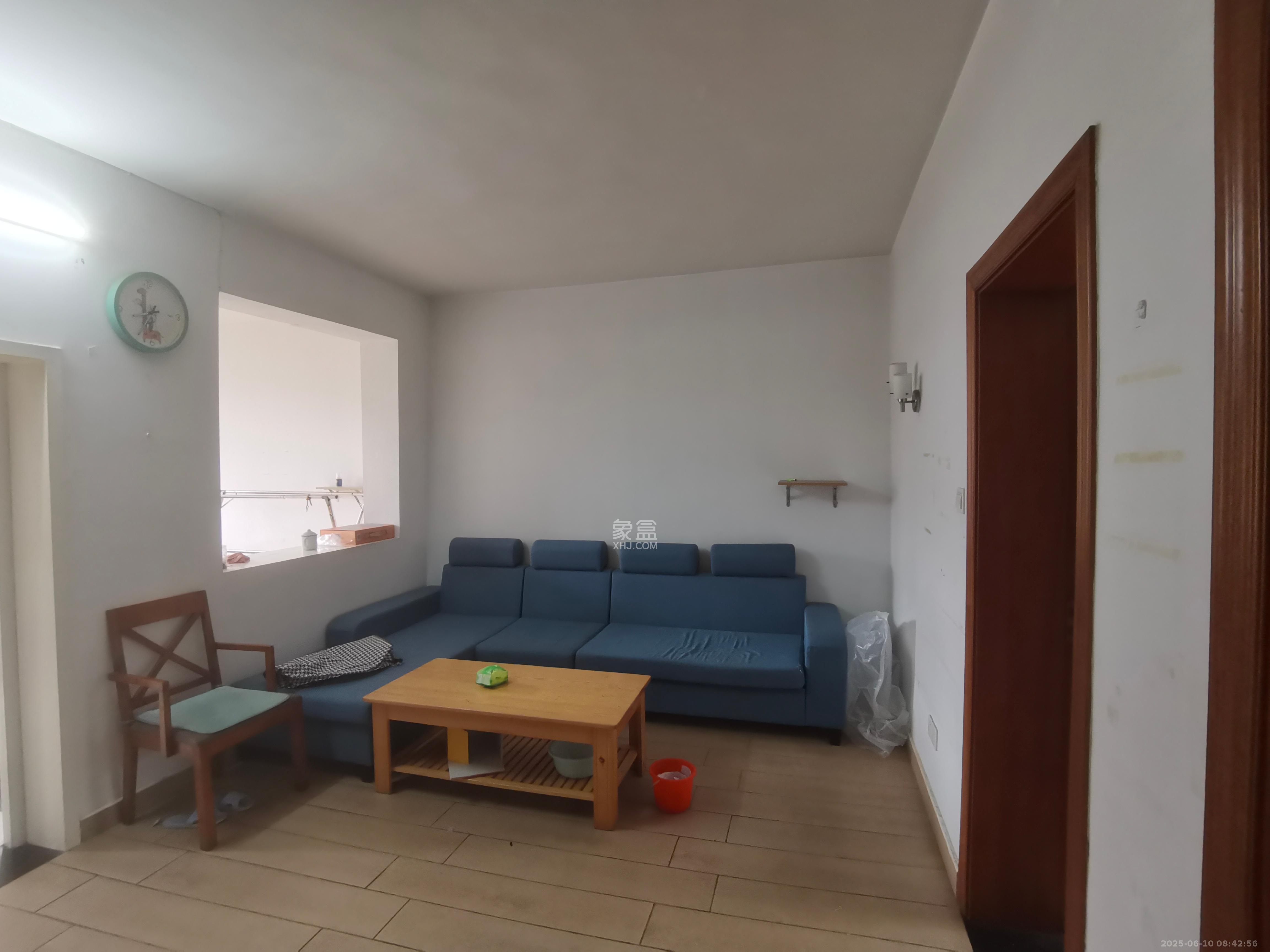 湘农桥社区 3室1厅1卫 2400.0元/月 湘农桥社区 3室1厅1卫 2400.0元/月室内图