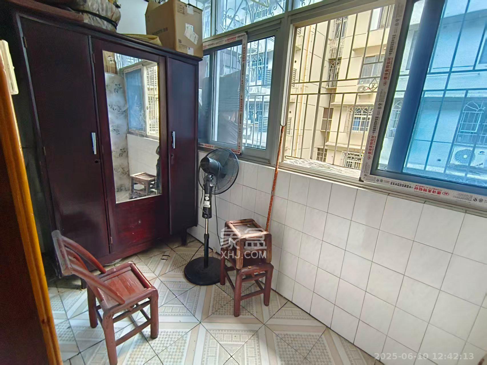 向家湾社区（含富湘公寓）  1室1厅1卫   1600.00元/月室内图
