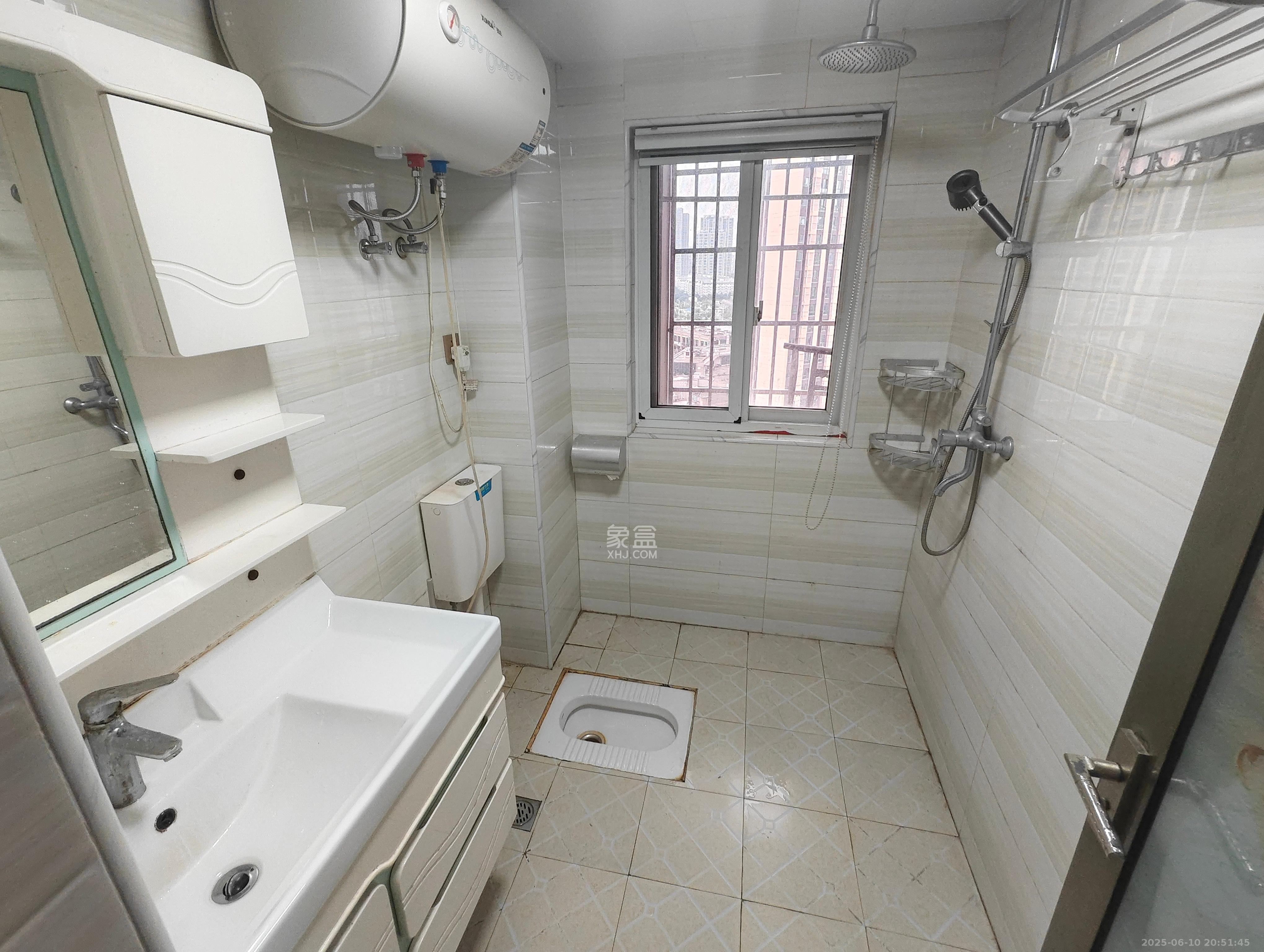 嘉顺苑 1室2厅2卫 2500.0元/月 嘉顺苑 1室2厅2卫 2500.0元/月室内图