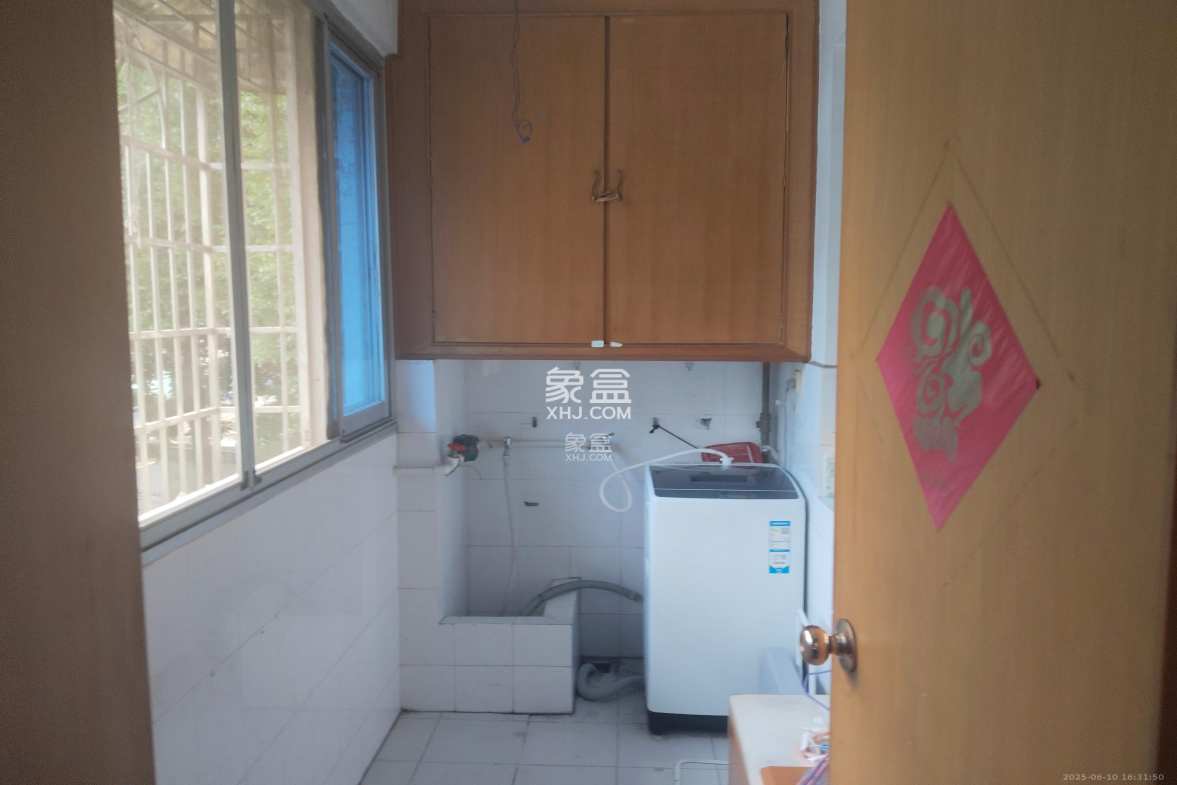 十五中单位宿舍 1室2厅1卫 2200.0元/月 十五中单位宿舍 1室2厅1卫 2200.0元/月室内图