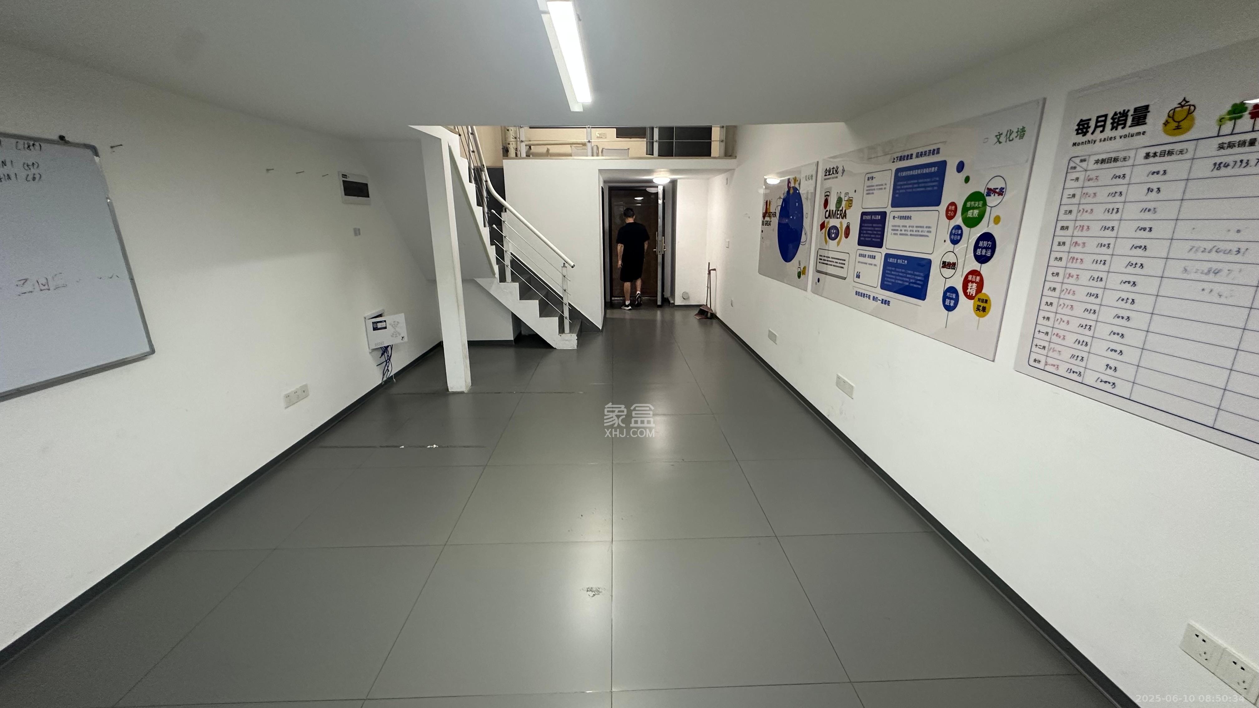 梅溪湖金茂湾  1室0厅0卫    2600.0元/月 梅溪湖金茂湾  1室0厅0卫    2600.0元/月室内图1