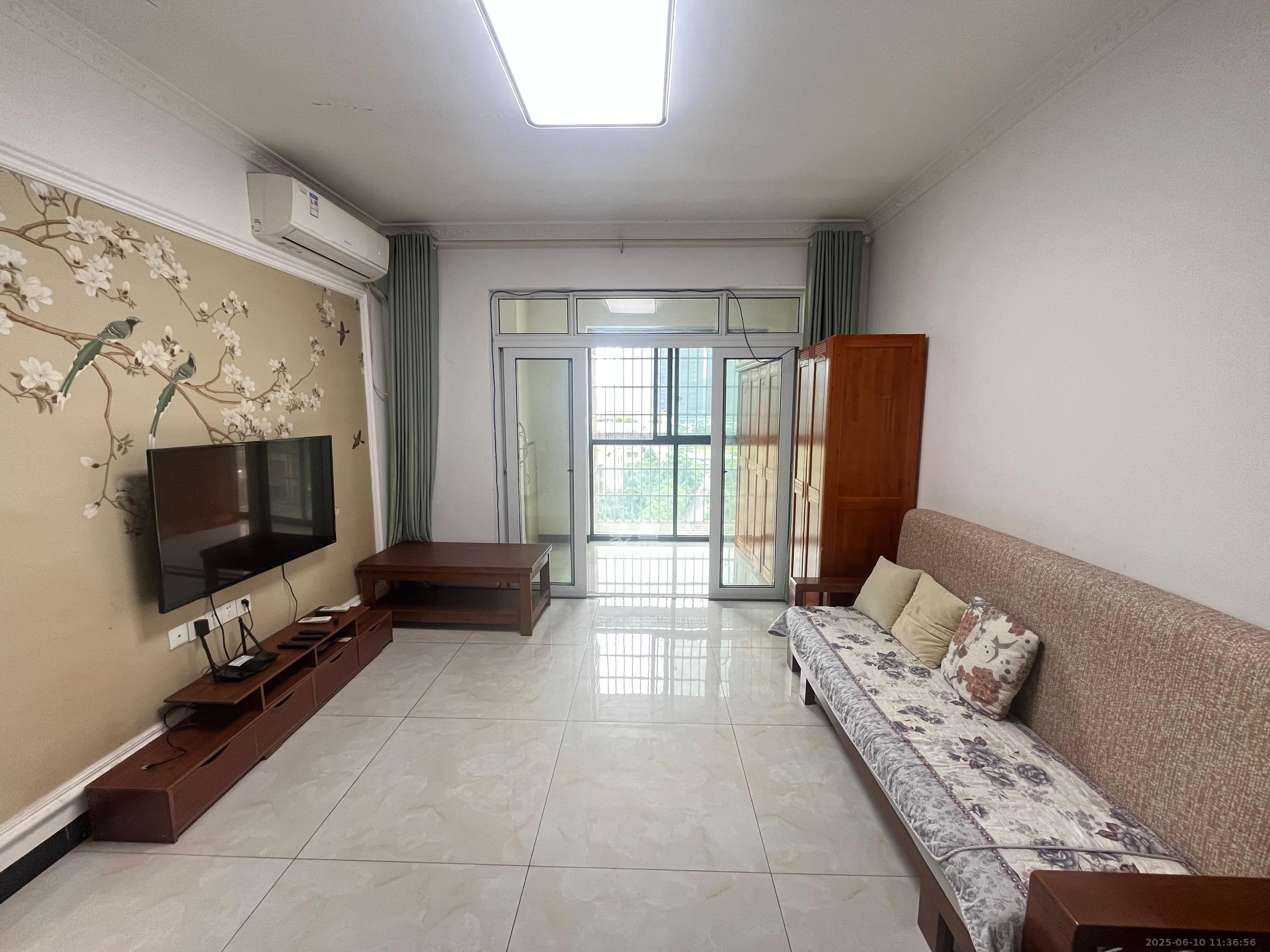 嘉顺苑 1室2厅1卫 2200.0元/月 嘉顺苑 1室2厅1卫 2200.0元/月室内图