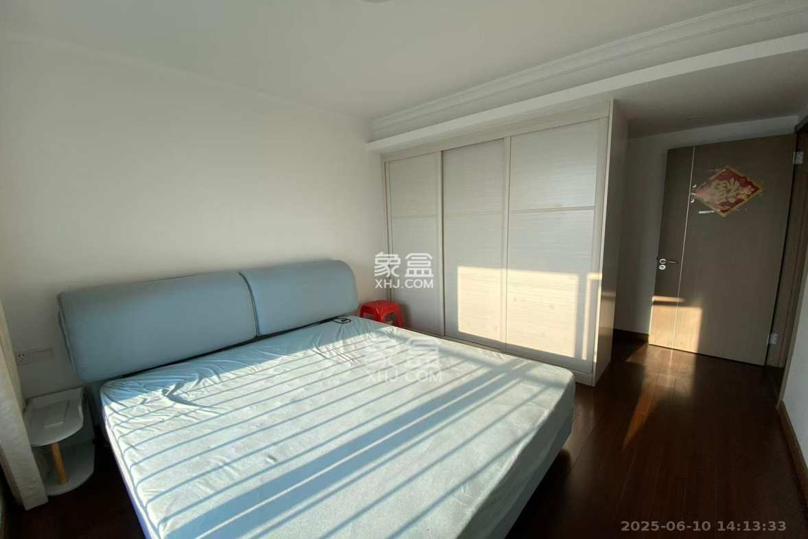 万科金域蓝湾 4室2厅2卫 3800.0元/月 万科金域蓝湾 4室2厅2卫 3800.0元/月室内图