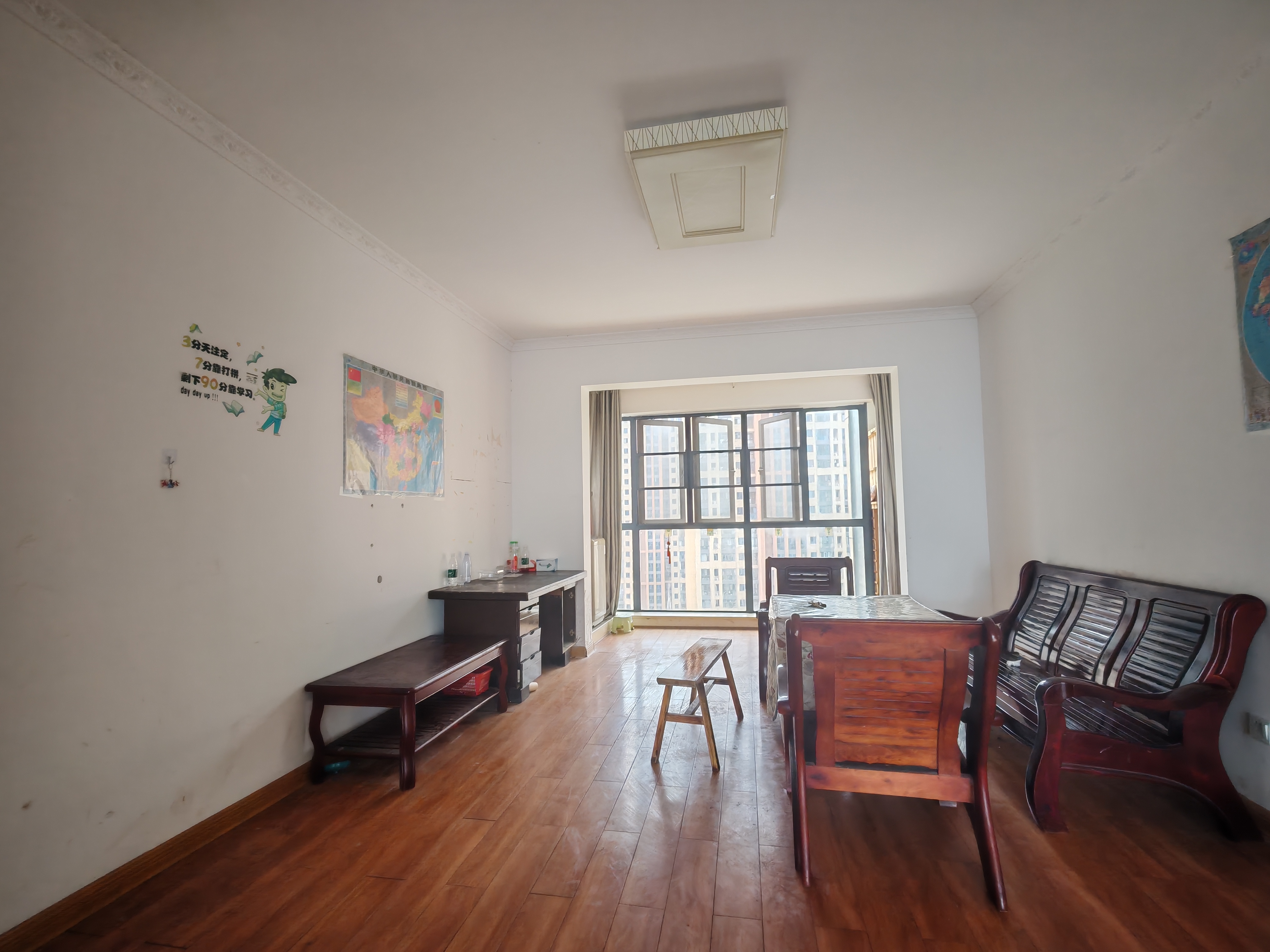 百弘学府城 3室2厅2卫 2000.0元/月 百弘学府城 3室2厅2卫 2000.0元/月室内图