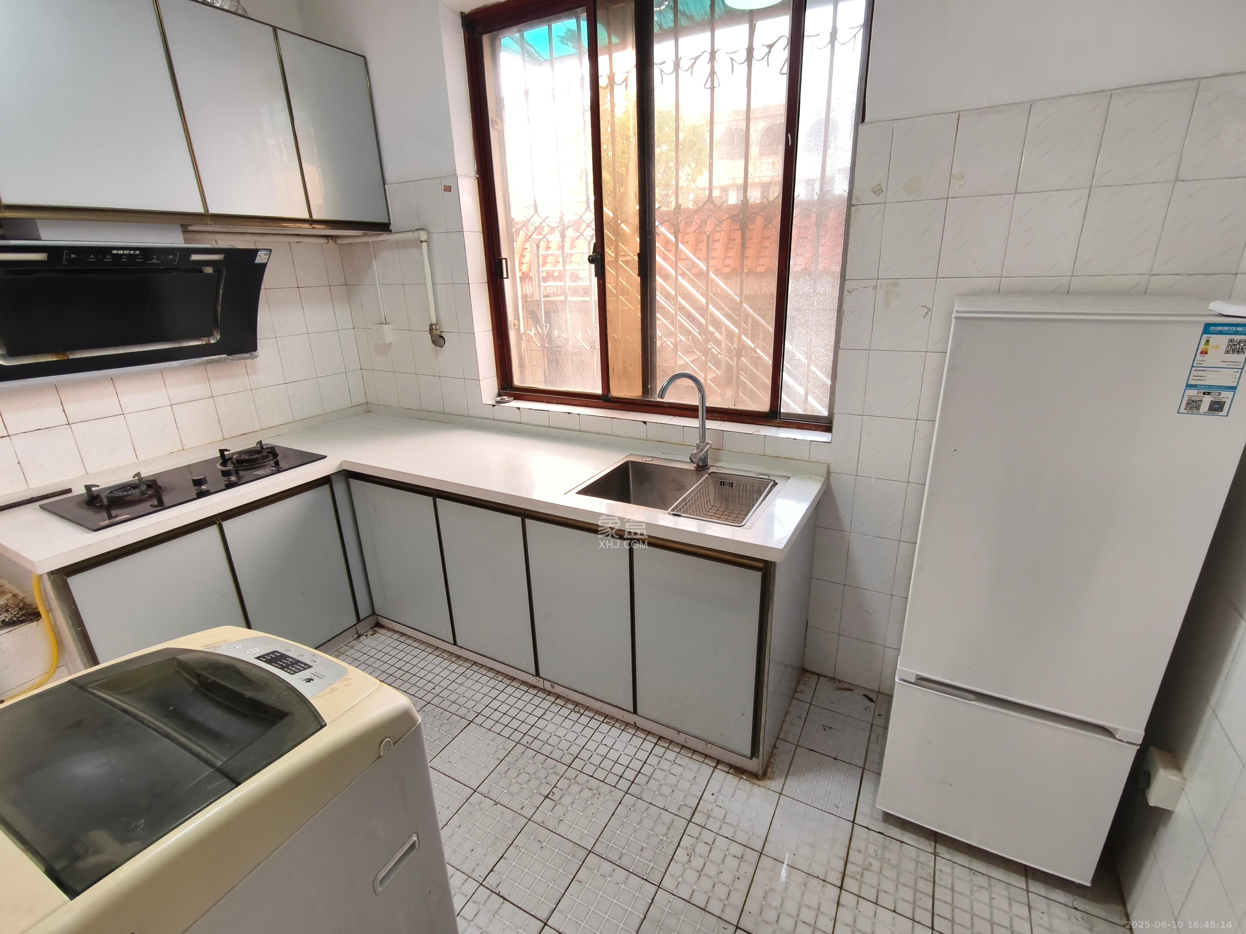 华侨二村 2室1厅1卫 2800.0元/月 华侨二村 2室1厅1卫 2800.0元/月室内图