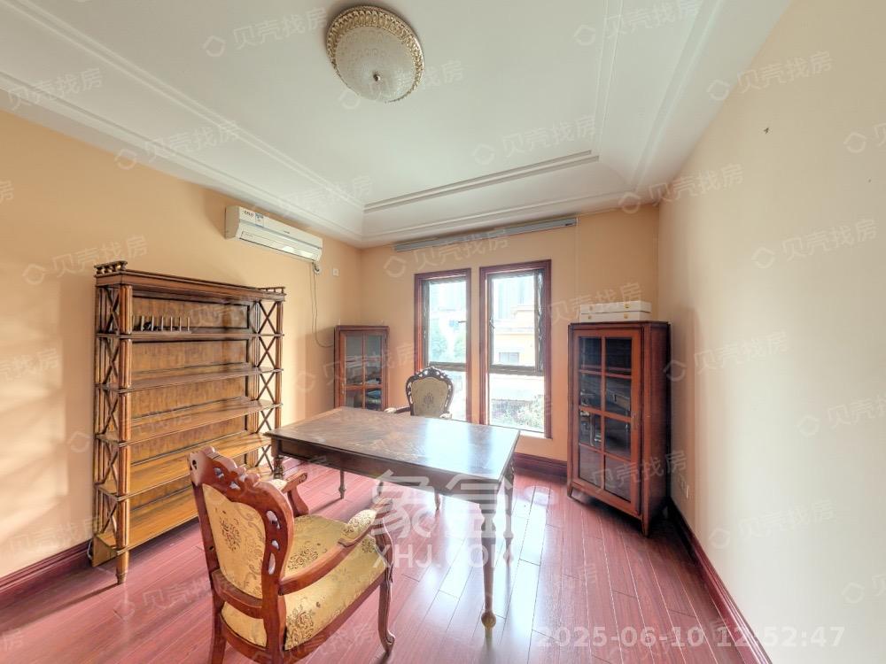 南山苏迪亚诺 8室2厅4卫 20000.0元/月 南山苏迪亚诺 8室2厅4卫 20000.0元/月室内图