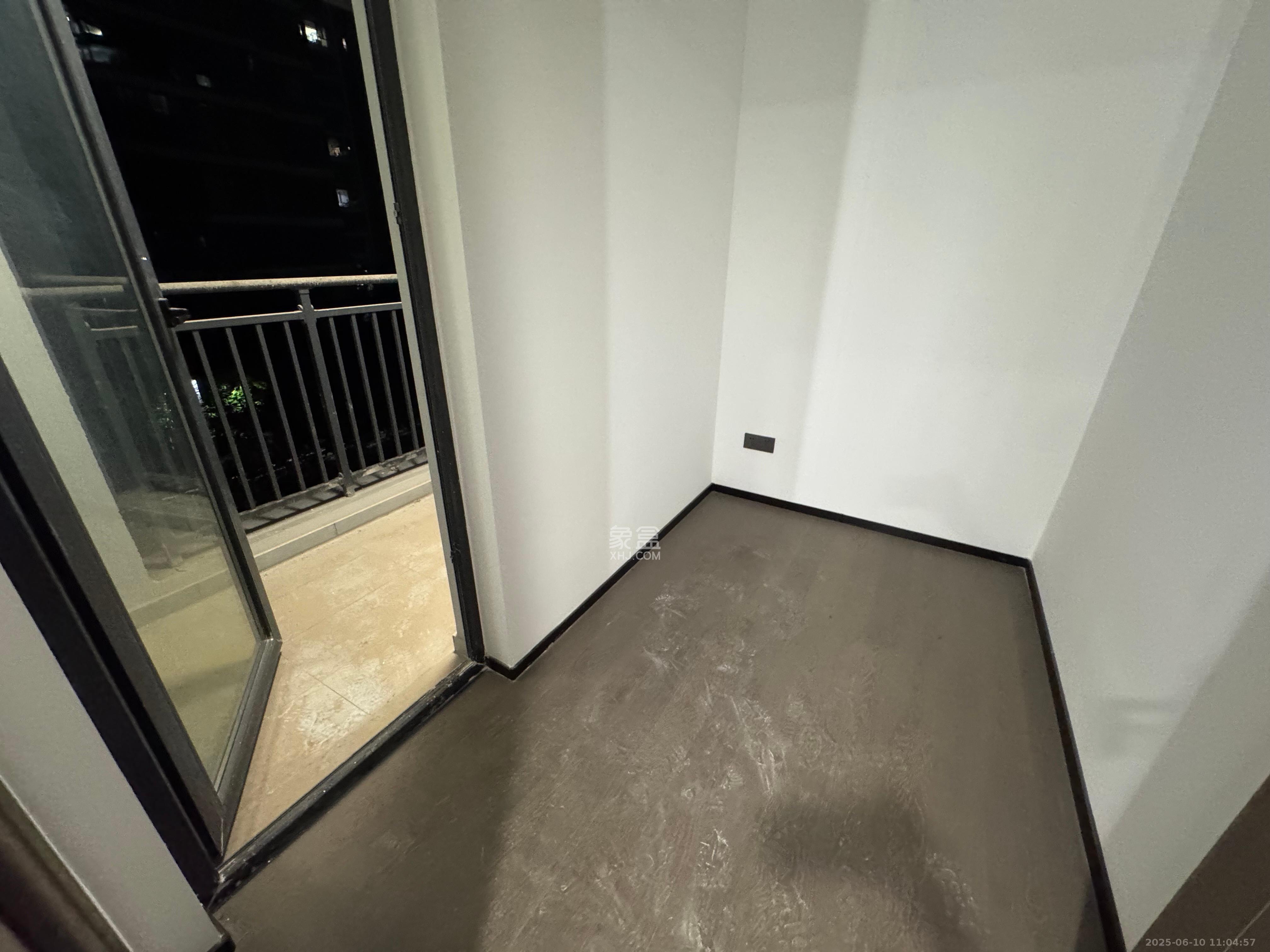 美的云樾  4室2厅2卫   4500.00元/月室内图