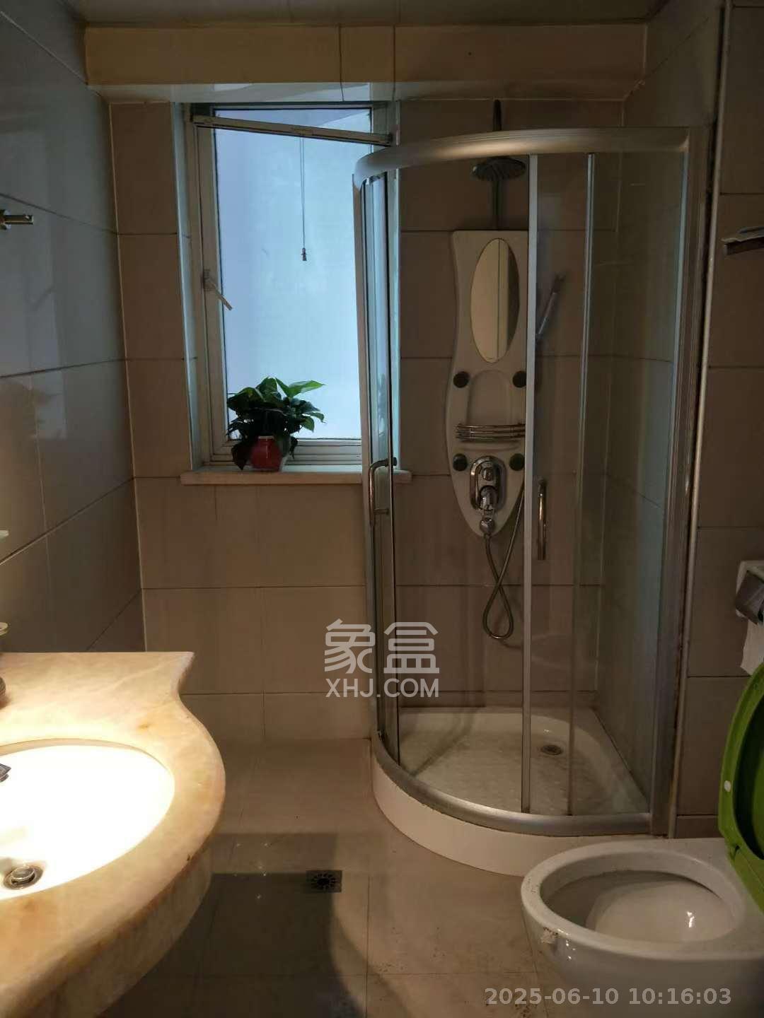 鸿铭中心  5室2厅2卫   5500.00元/月室内图