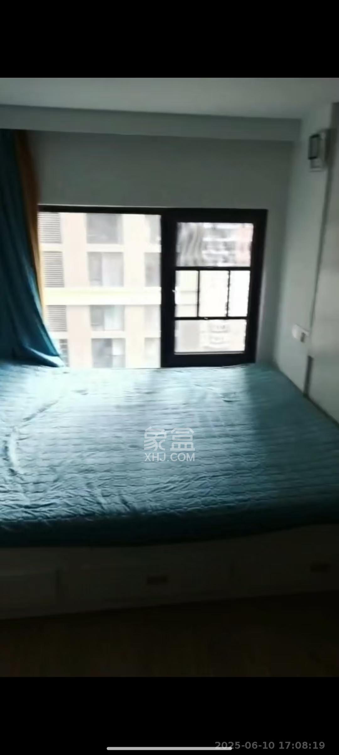 卓越江岸  1室0厅0卫    2400.0元/月