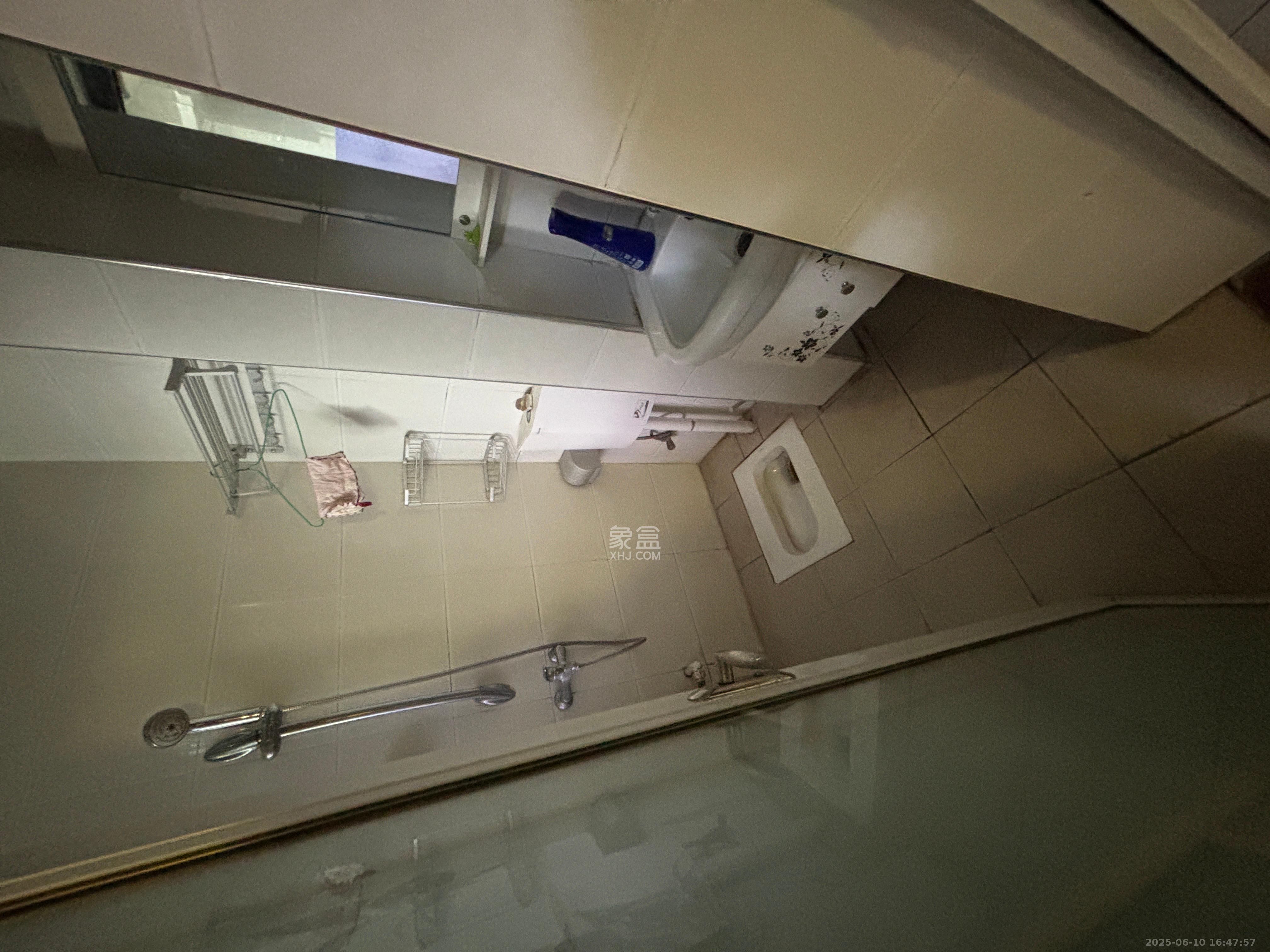 鑫远湘府逸园  1室1厅1卫   1300.00元/月室内图