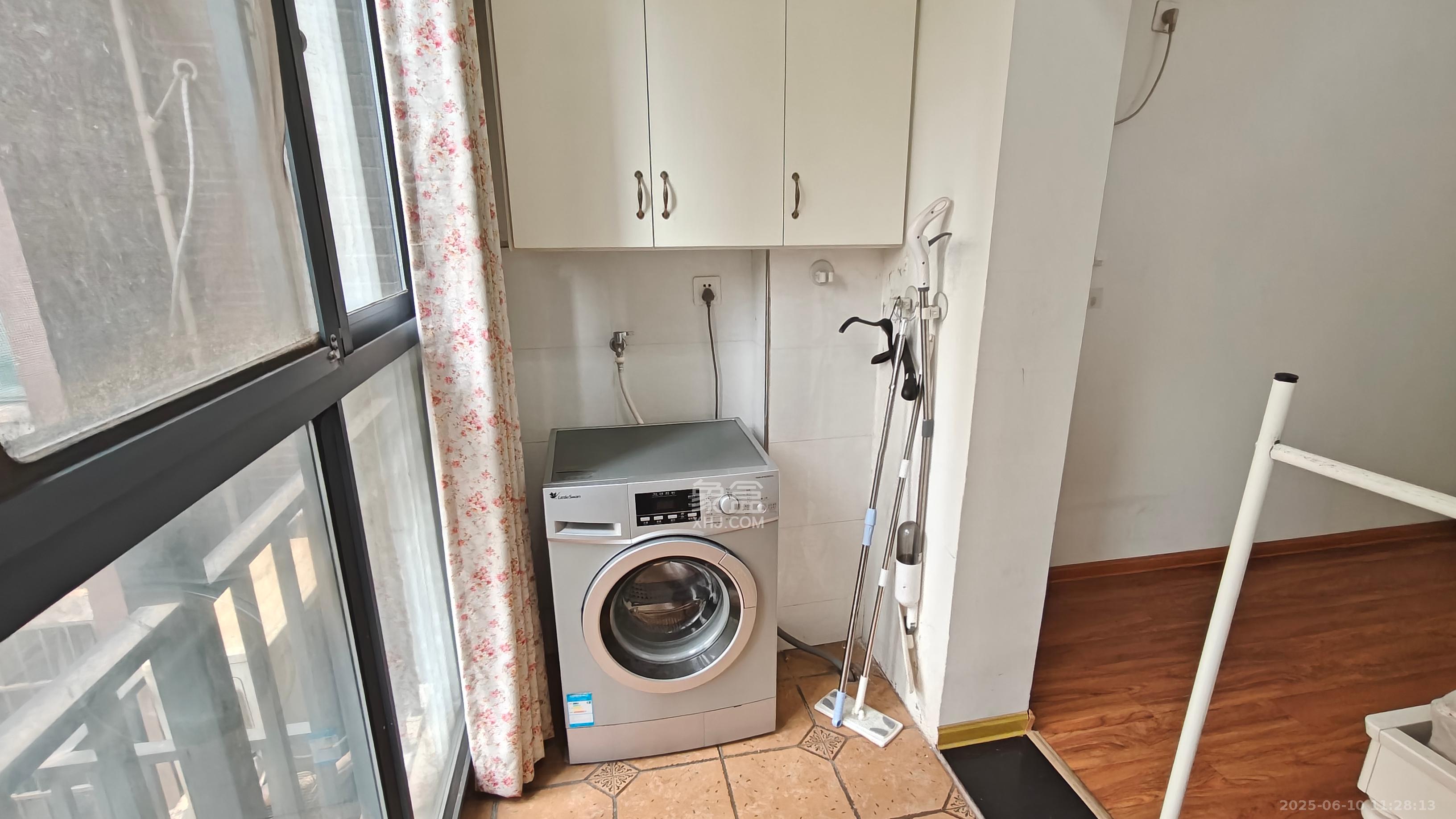 童话里  2室2厅2卫    1800.0元/月室内图