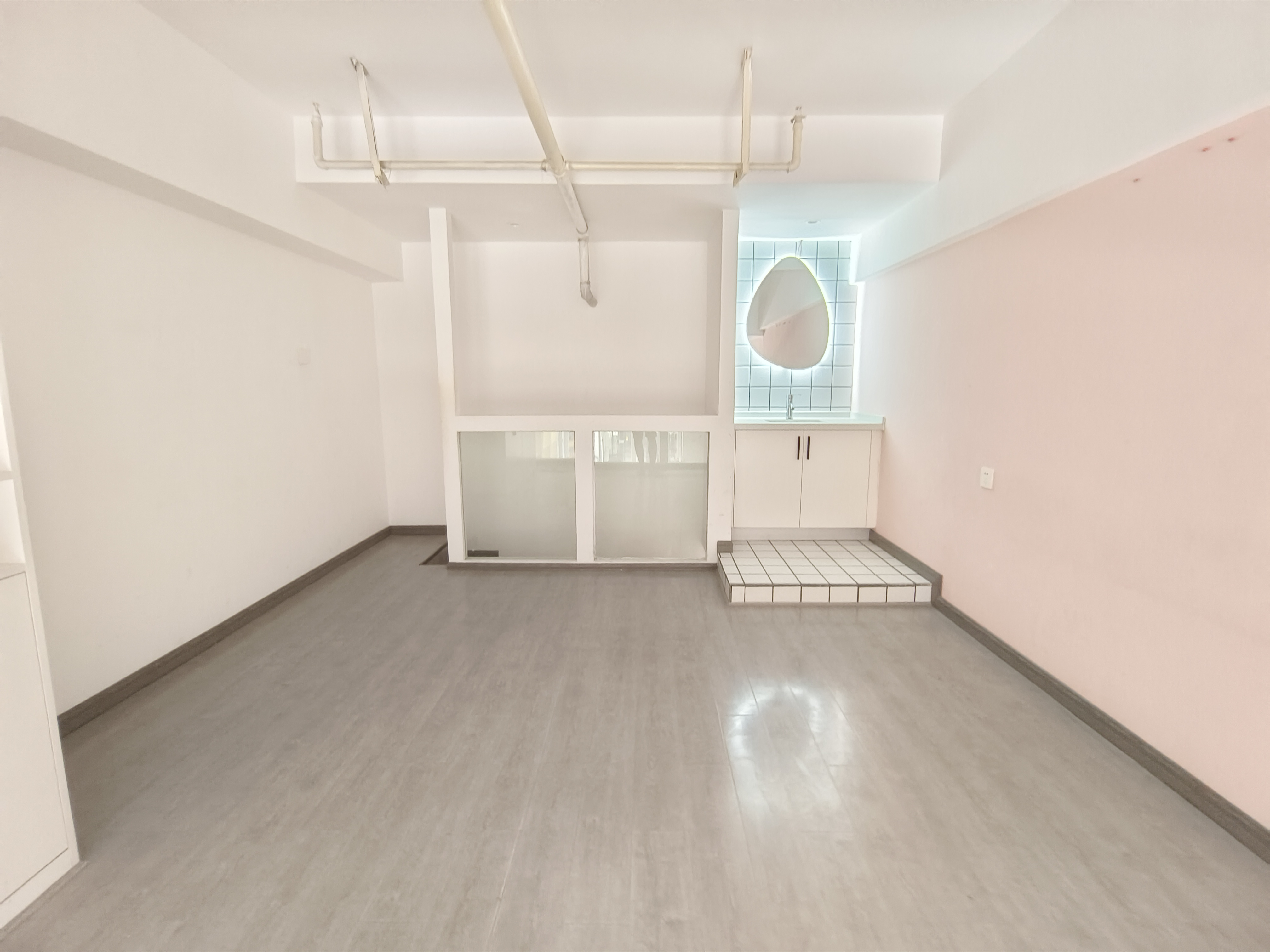 维港十字街  1室1厅0卫    69.0万 维港十字街  1室1厅0卫    69.0万客厅