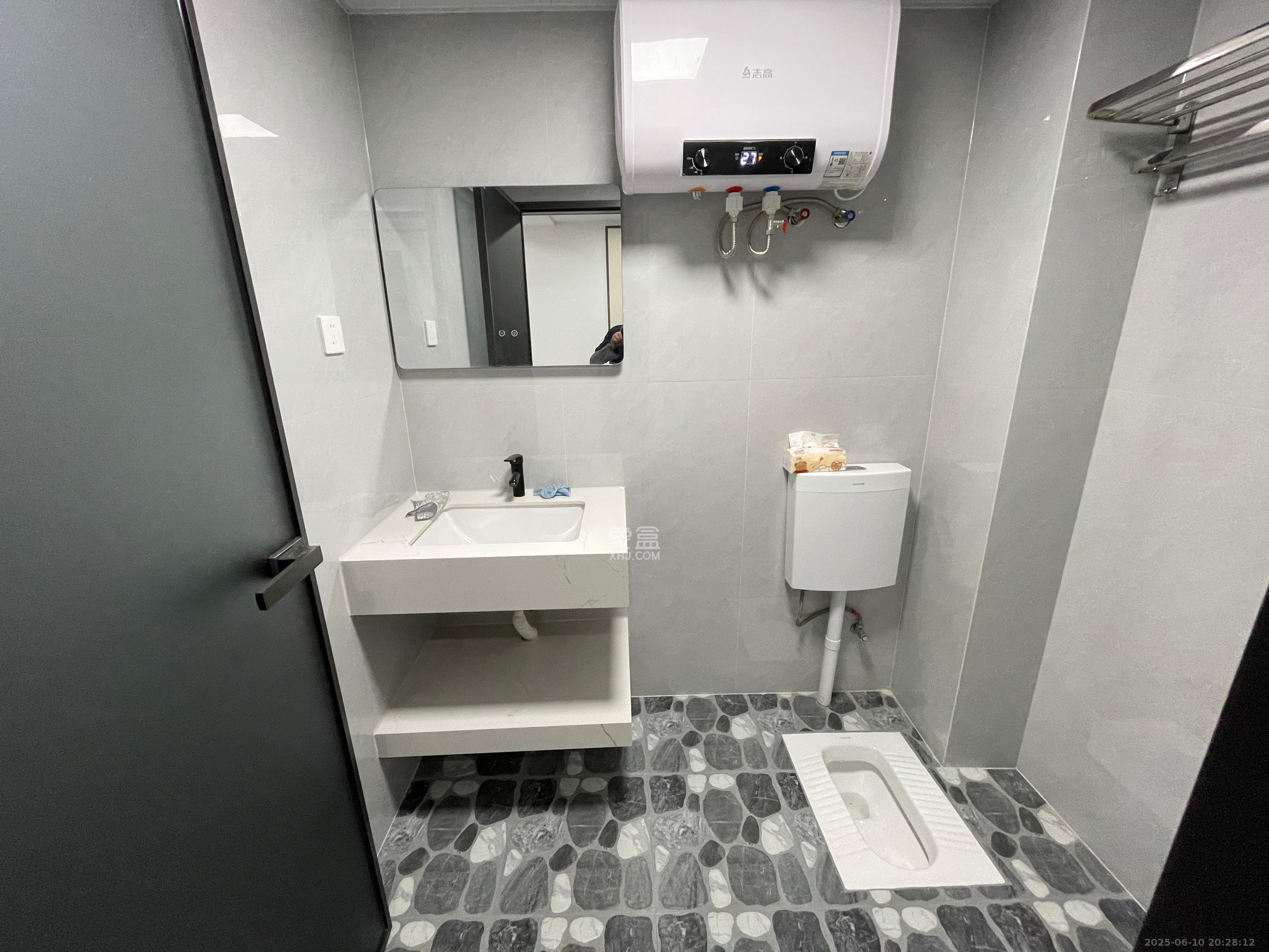 嘉裕大厦  1室1厅1卫   1700.00元/月室内图