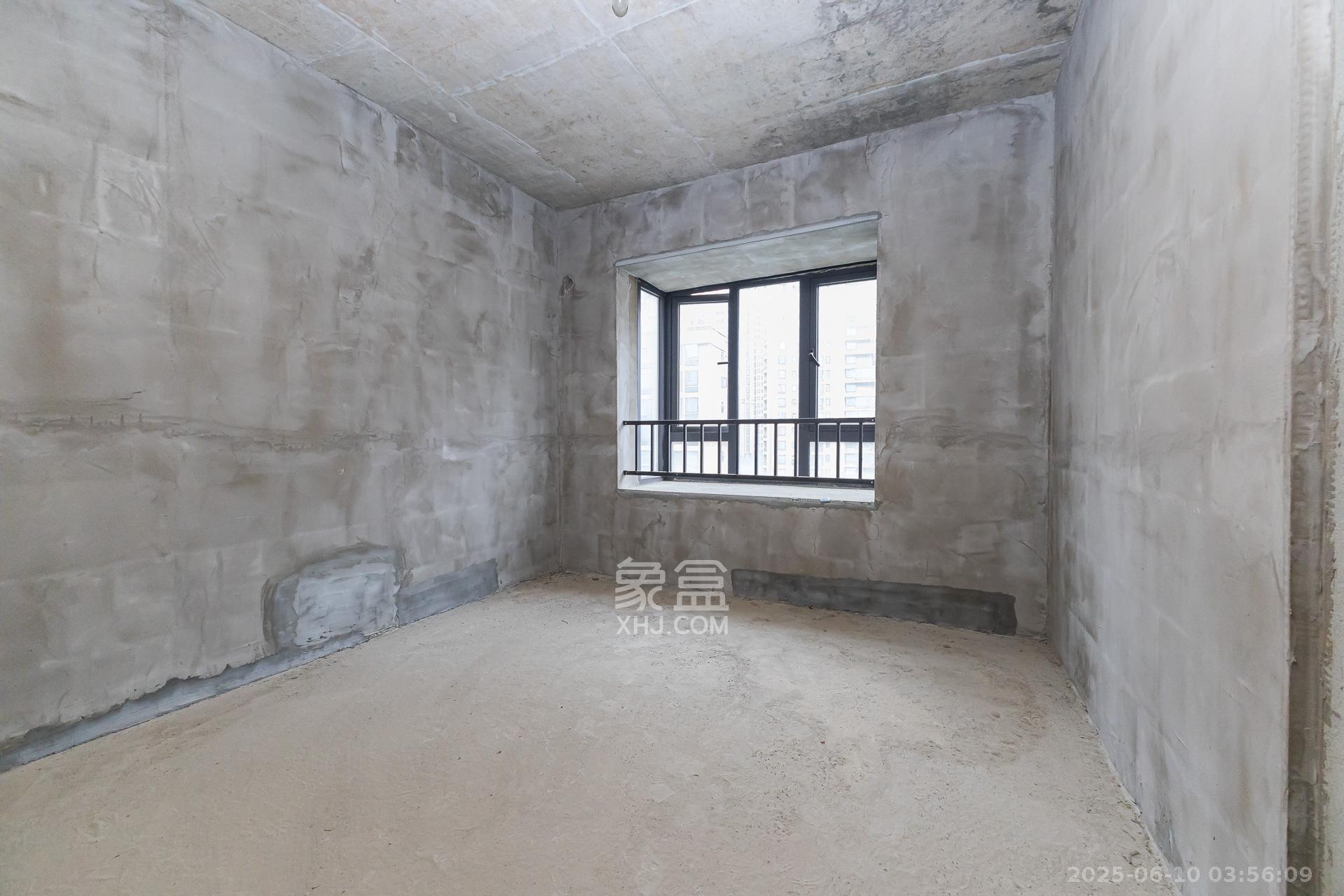 勤诚达境界城  3室2厅2卫    82.8万卧室