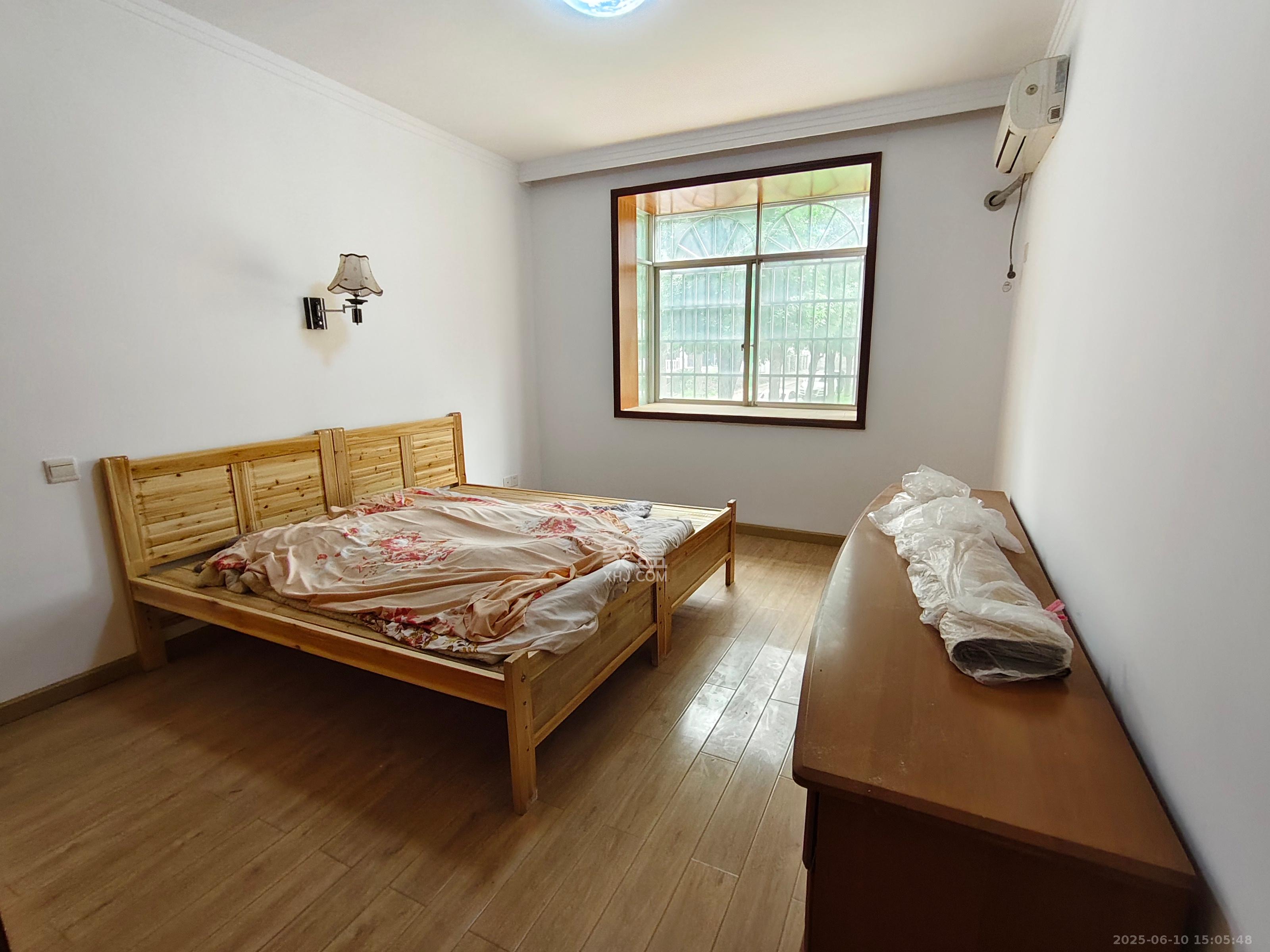 静园山庄  3室2厅2卫   1500.00元/月室内图