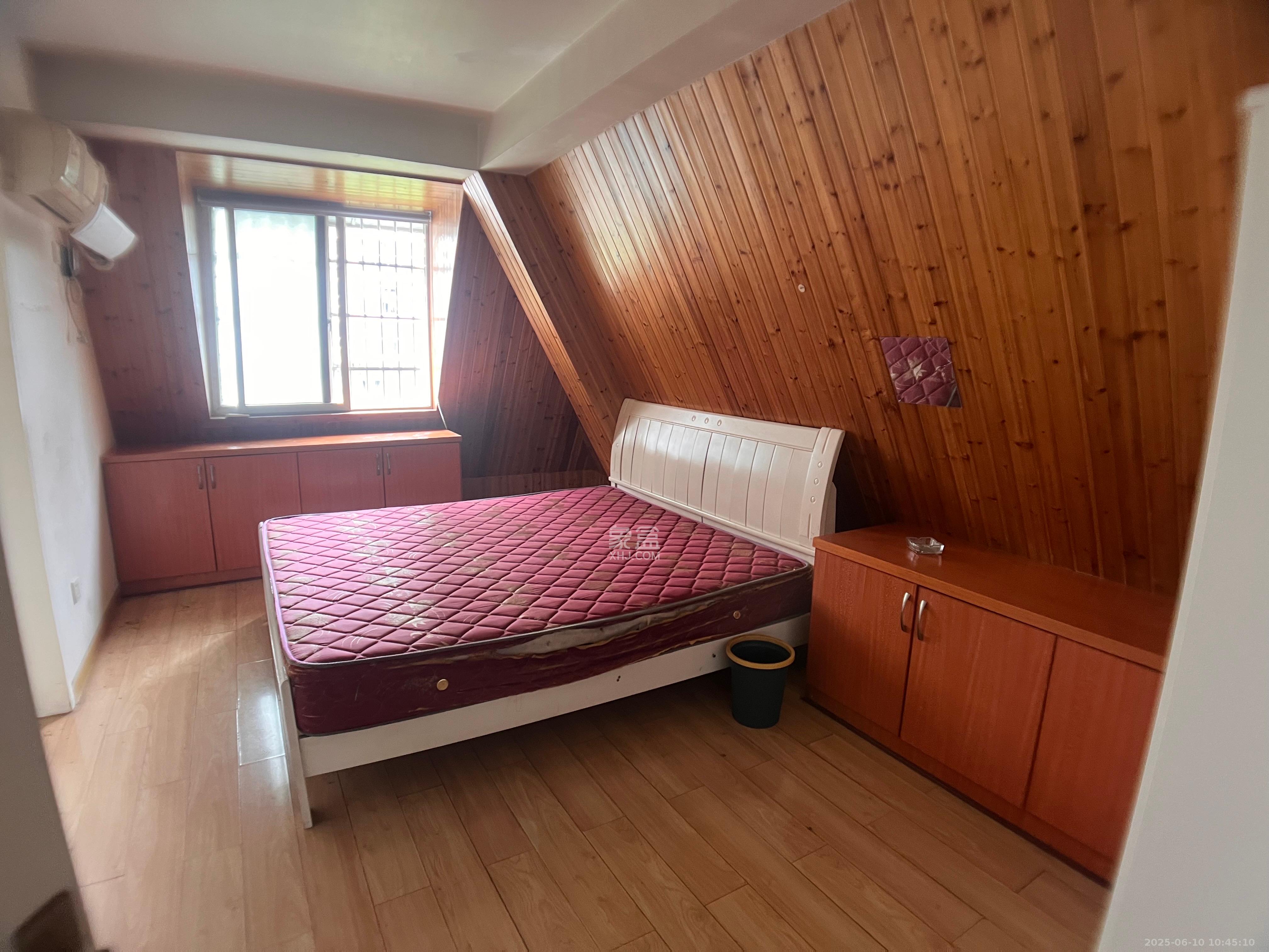 枫林美景  5室2厅2卫   2800.00元/月室内图
