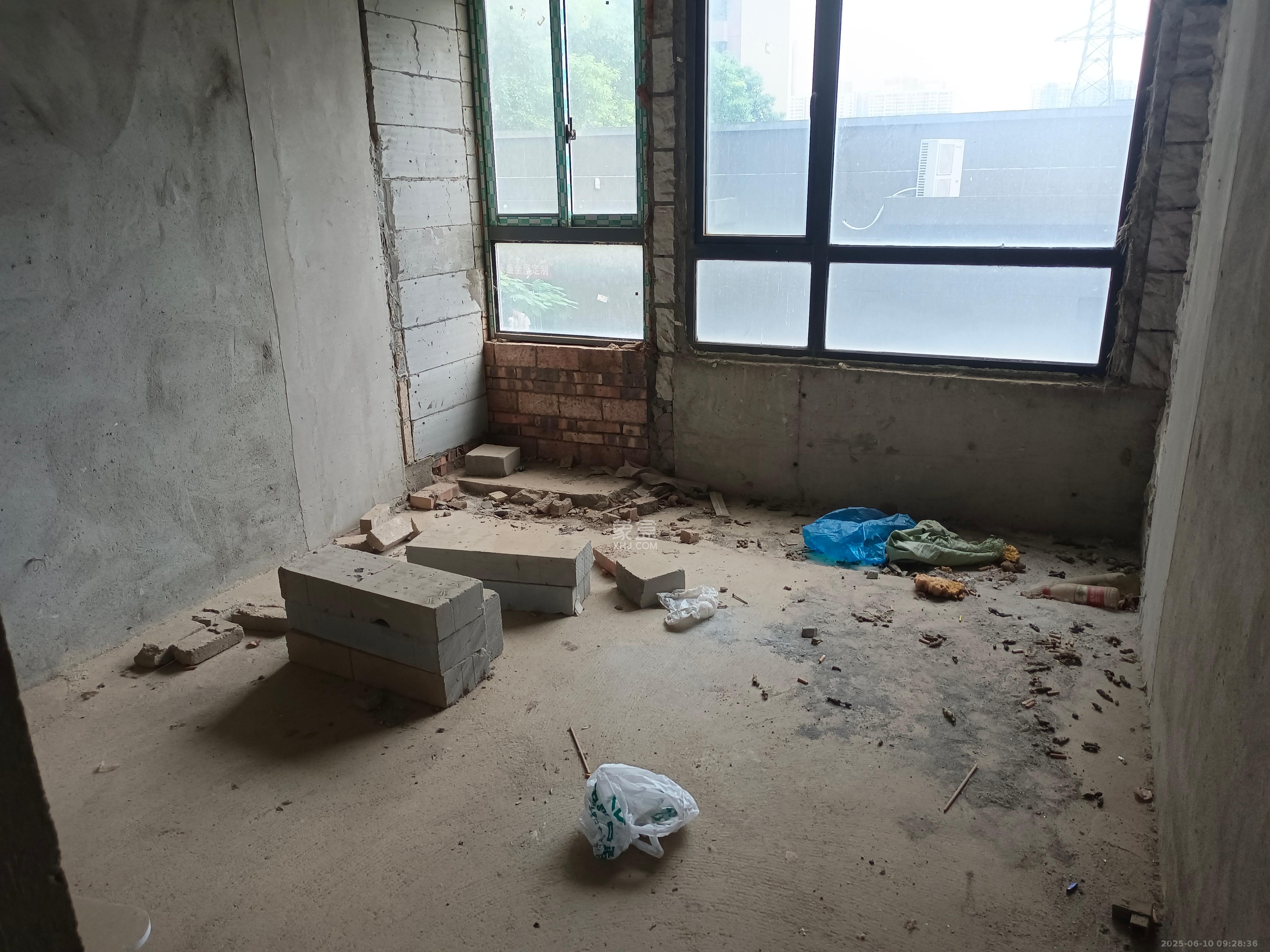 勤诚达新界 4室2厅2卫 1000.0元/月 勤诚达新界 4室2厅2卫 1000.0元/月室内图