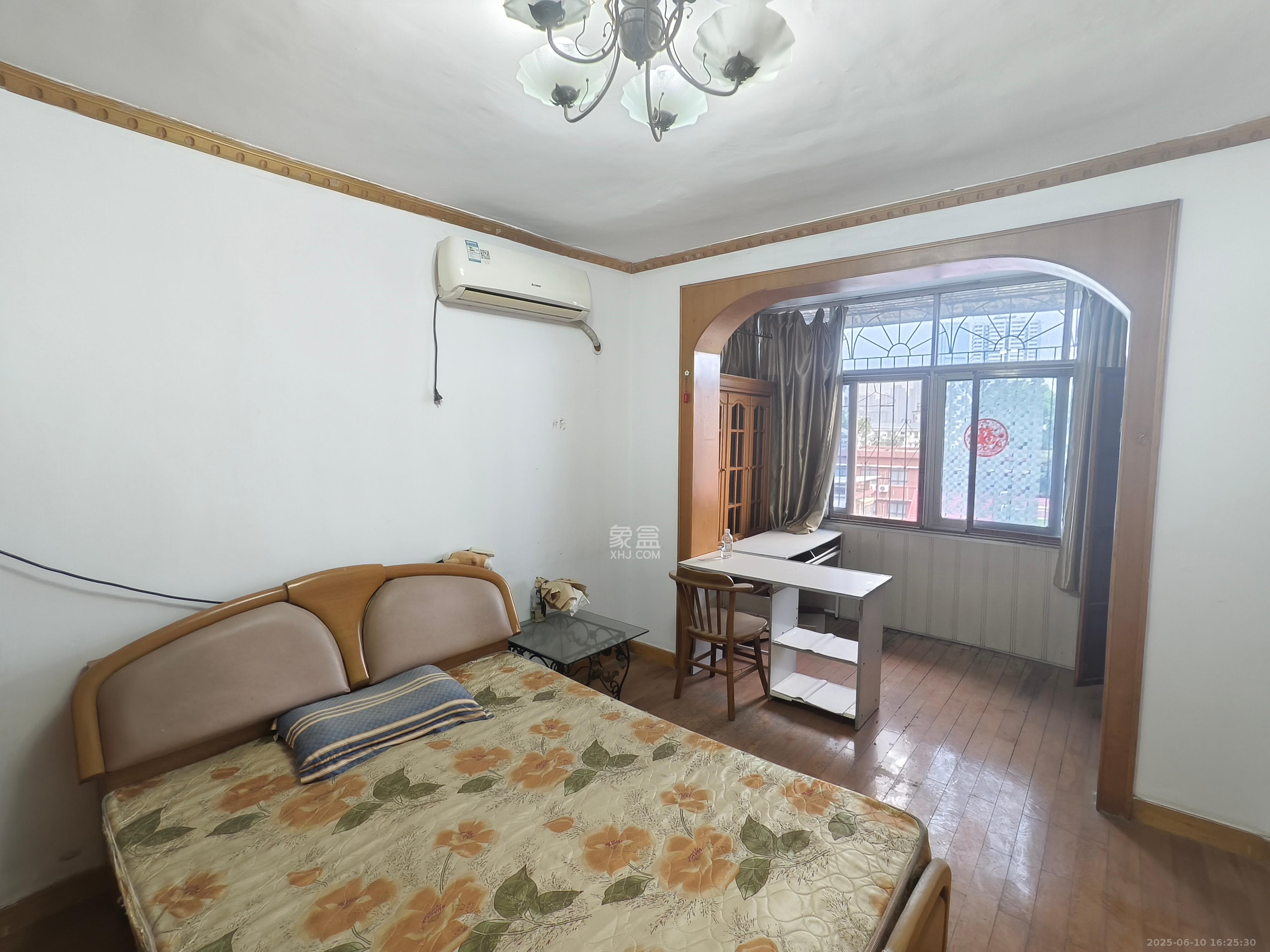 长郡花园 3室1厅1卫 2200.0元/月 长郡花园 3室1厅1卫 2200.0元/月室内图