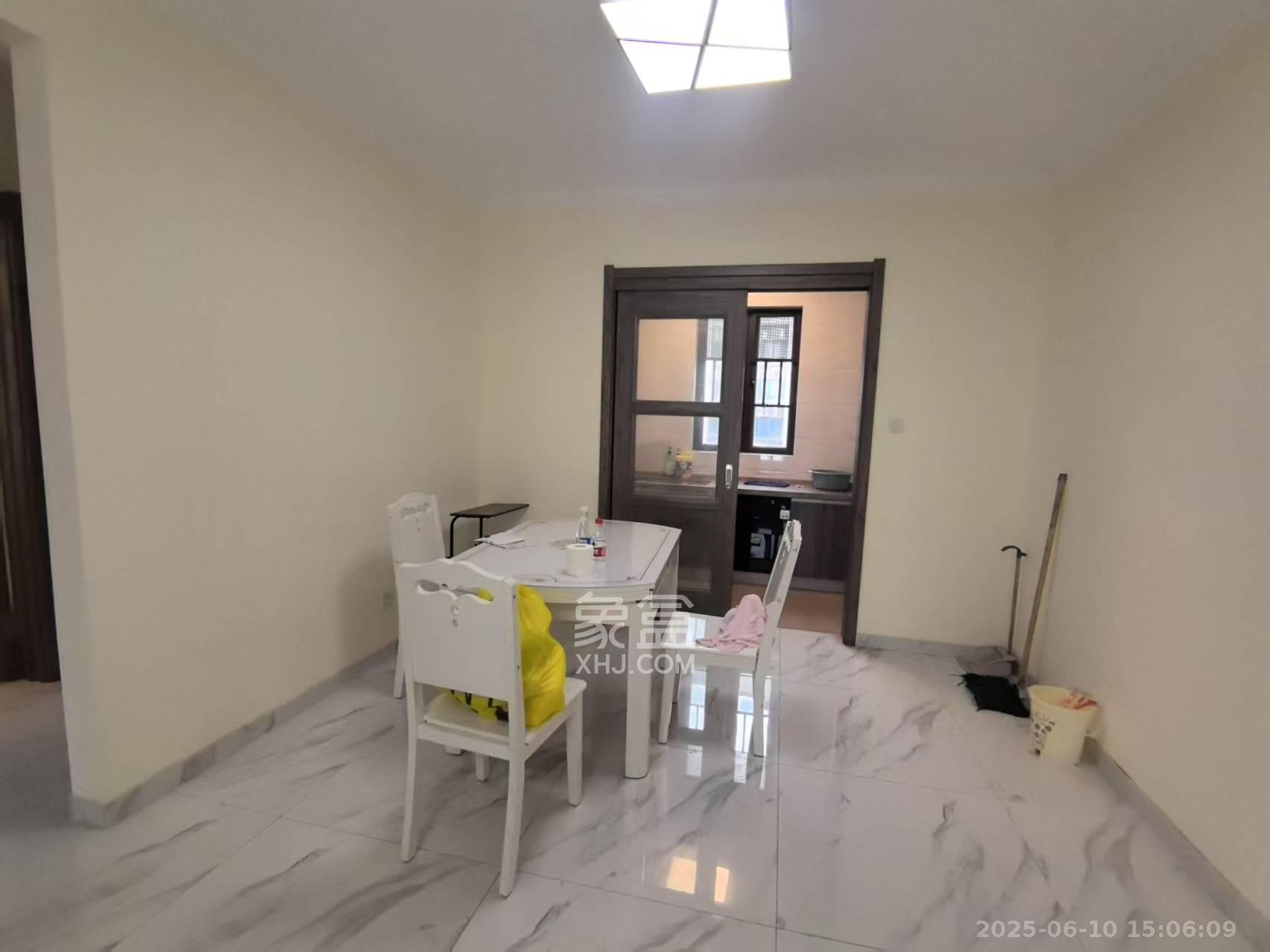 碧桂园公园壹号(凯怡茗苑) 3室2厅2卫 1600.0元/月 碧桂园公园壹号(凯怡茗苑) 3室2厅2卫 1600.0元/月室内图